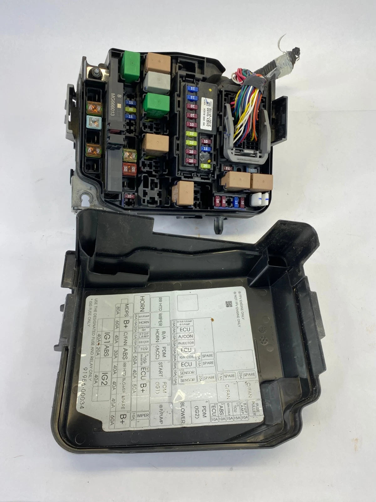 2012-2016 HYUNDAI ELANTRA ENGINE BAY FUSE BOX BLOCK UNIT OEM FACTORY 91951-3X100