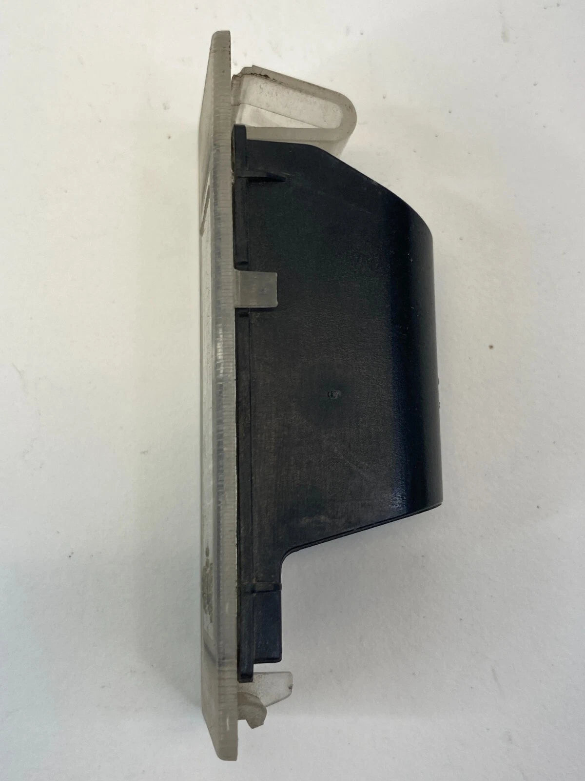 2012-2020 CHEVROLET SONIC REAR LICENSE PLATE LIGHT LAMP 1350217 OEM