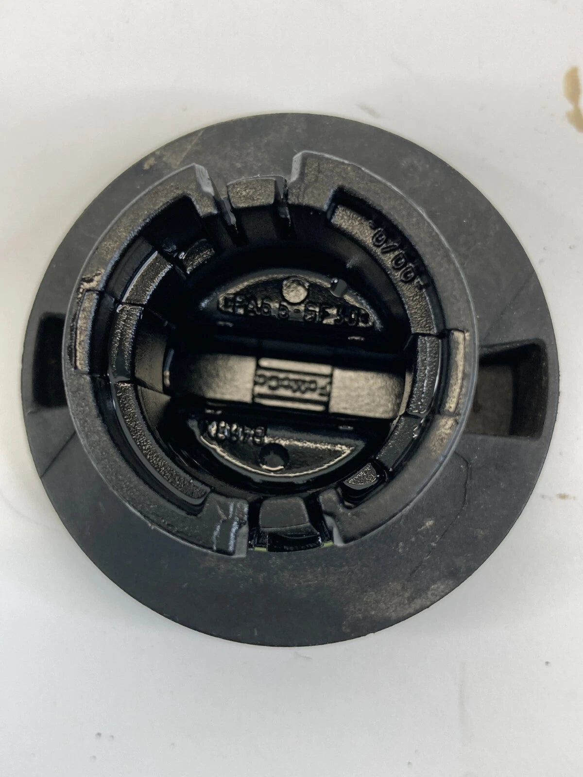 06-20 FORD FUSION 00-18 FOCUS SEDAN 2.0L ENGINE OIL FILLER FLUID LID CAP COVER