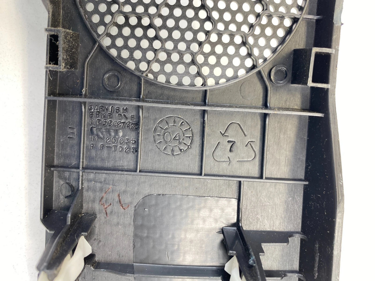 04-12 MITSUBISHI GALANT FRONT LEFT DRIVER SIDE DASH SPEAKER GRILLE MR590279 OEM
