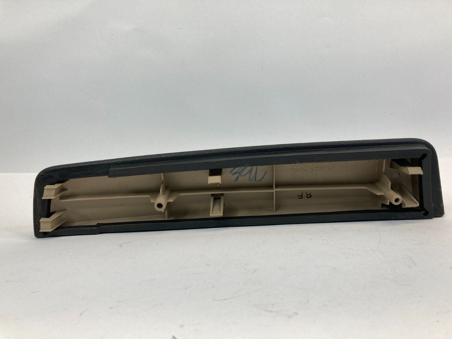 06 07 Pontiac Torrent Front Right Side Inner Trim Door Armrest Arm Rest Panel