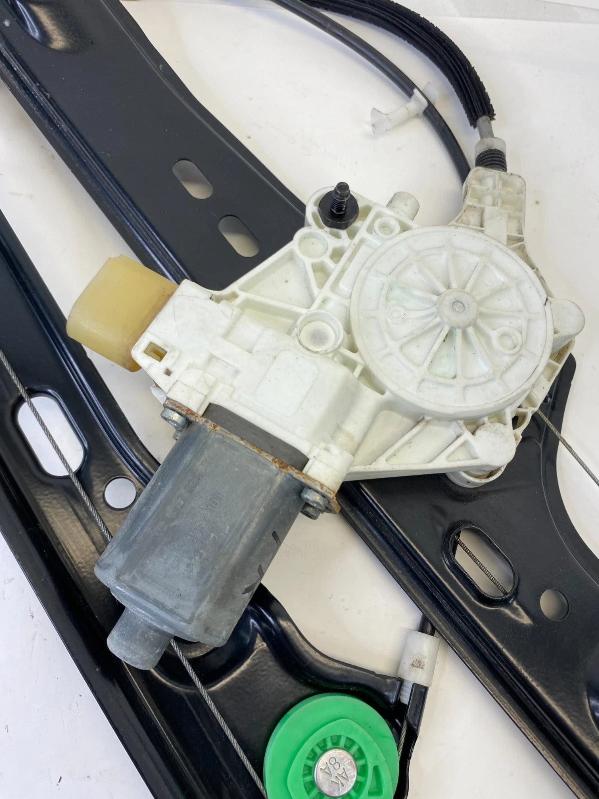 07 08 BMW 328XI FRONT RIGHT DOOR POWER WINDOW MOTOR W/ REGULATOR 013082227 OEM