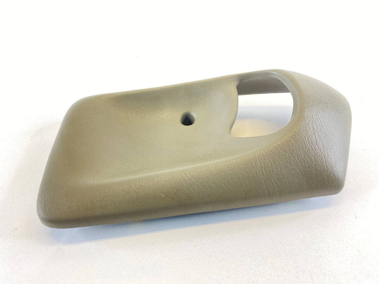 2000-2005 CHEVROLET IMPALA REAR RIGHT INNER DOOR HANDLE BEZEL COVER 10351907 OEM