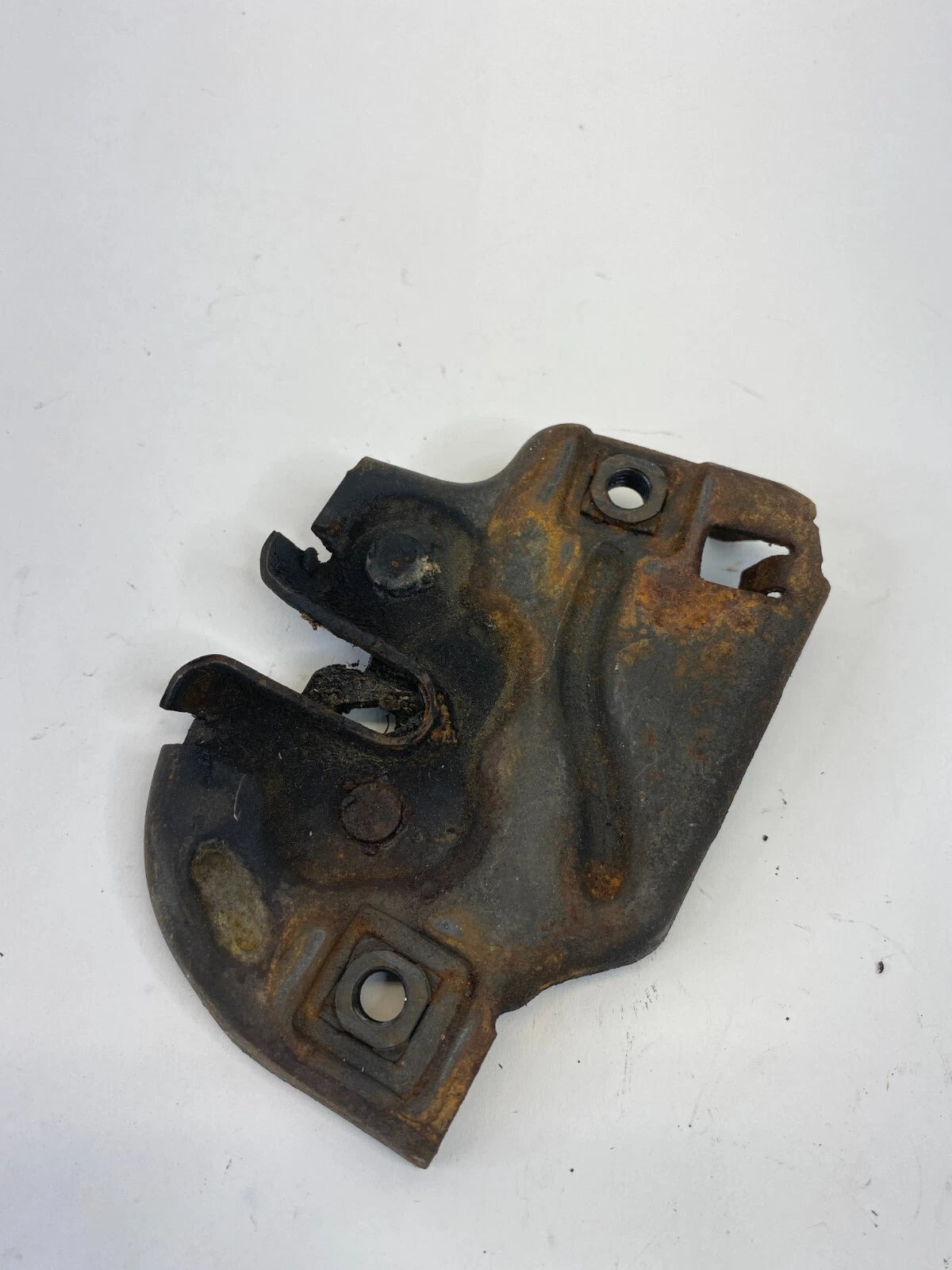 1999 2000 CADILLAC ESCALADE 92-00 GMC YUKON PRIMARY HOOD LOCK LATCH ASSEMBLY