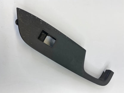 2010-2017 CHEVROLET EQUINOX FRONT RIGHT SIDE WINDOW SWITCH TRIM BEZEL 25946839