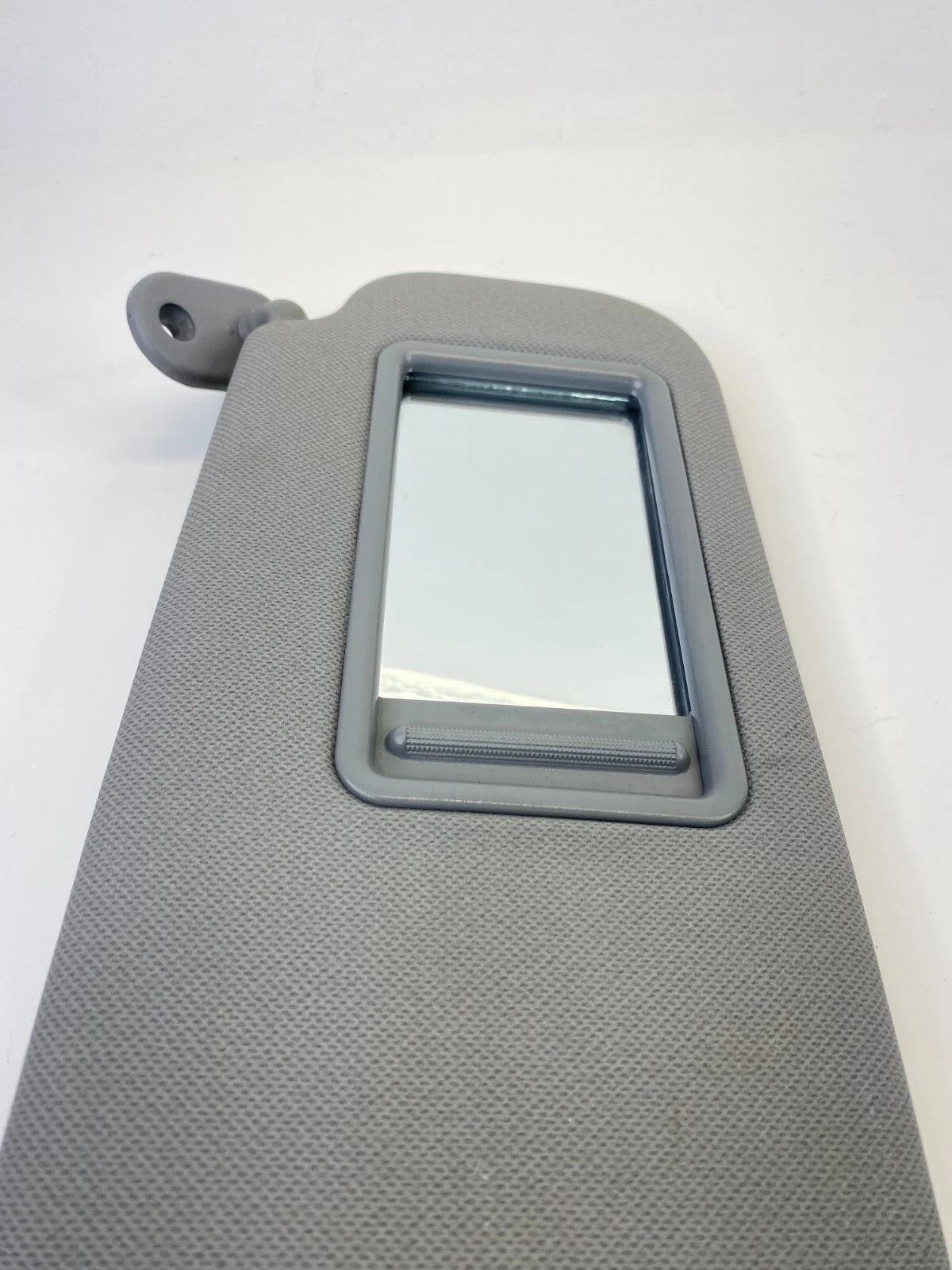 14 15 16 17 HYUNDAI ACCENT ROOF RIGHT PASSENGER SIDE SUNVISOR SUN VISOR SHADE
