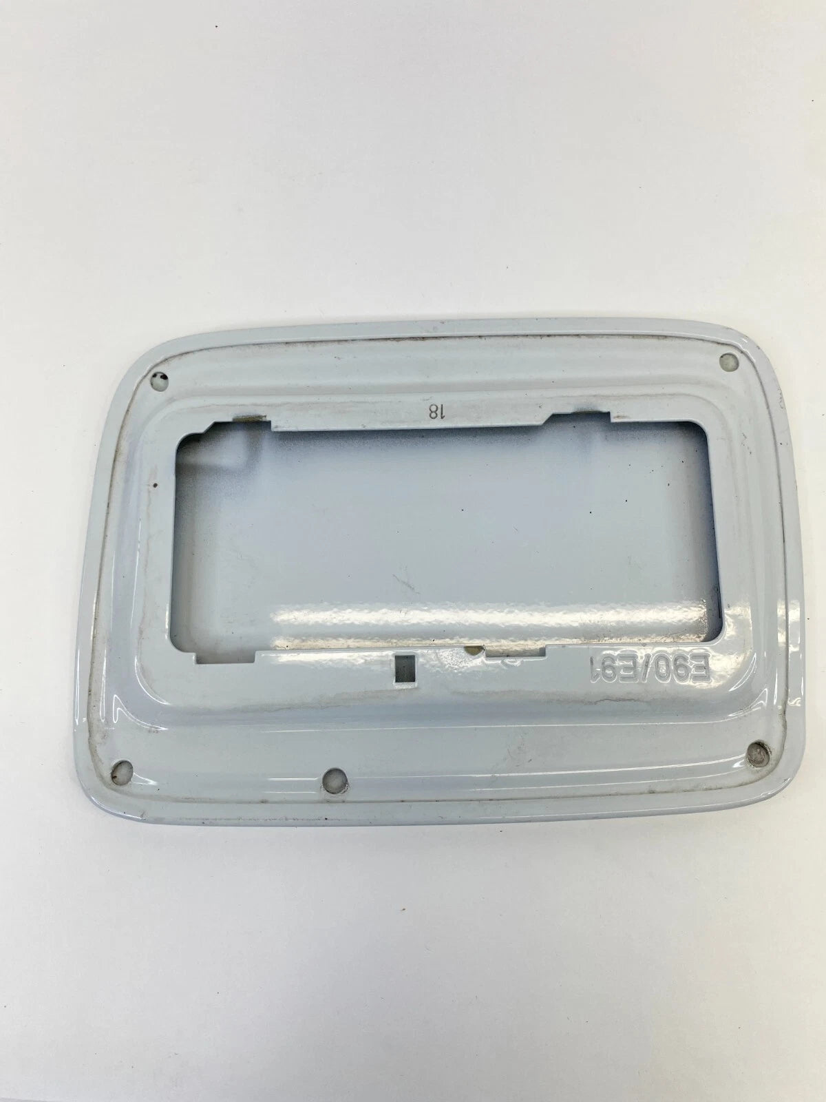 2006 BMW 330XI E90 SEDAN FUEL FILLER TANK DOOR GAS LID COVER FLAP ASSEMBLY OEM