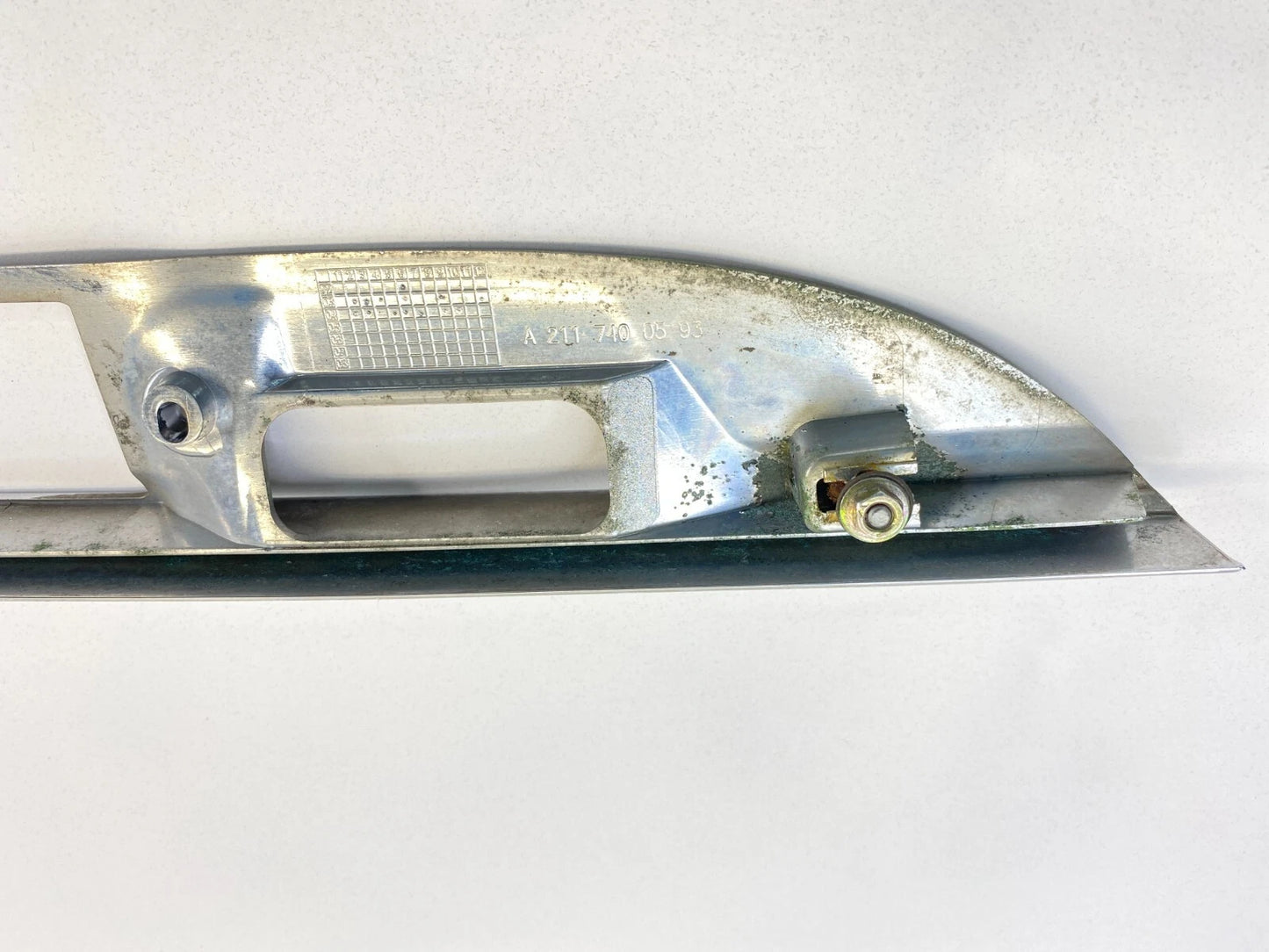 04-06 MERCEDES-BENZ E500 REAR TAILGATE LIFTGATE HATCH HANDLE MOLDING A2117400593
