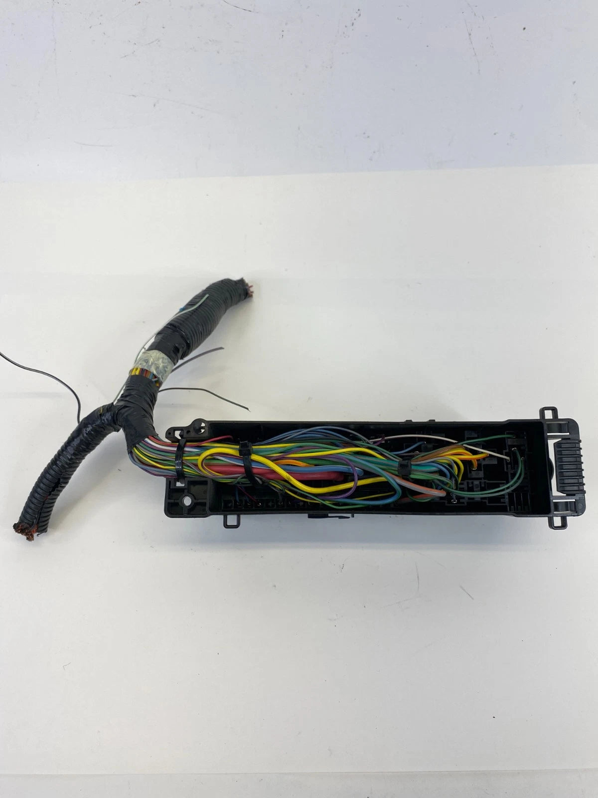 2013-2018 FORD C-MAX 2.0L HYBRID REAR QUARTER FUSE BOX RELAY MODULE OEM