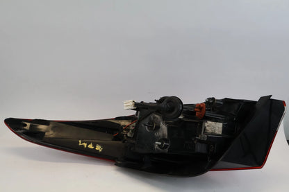 2014-2016 HYUNDAI ELANTRA LEFT DRIVER OUTER TAILLIGHT TAIL LIGHT LAMP 92401-3X2