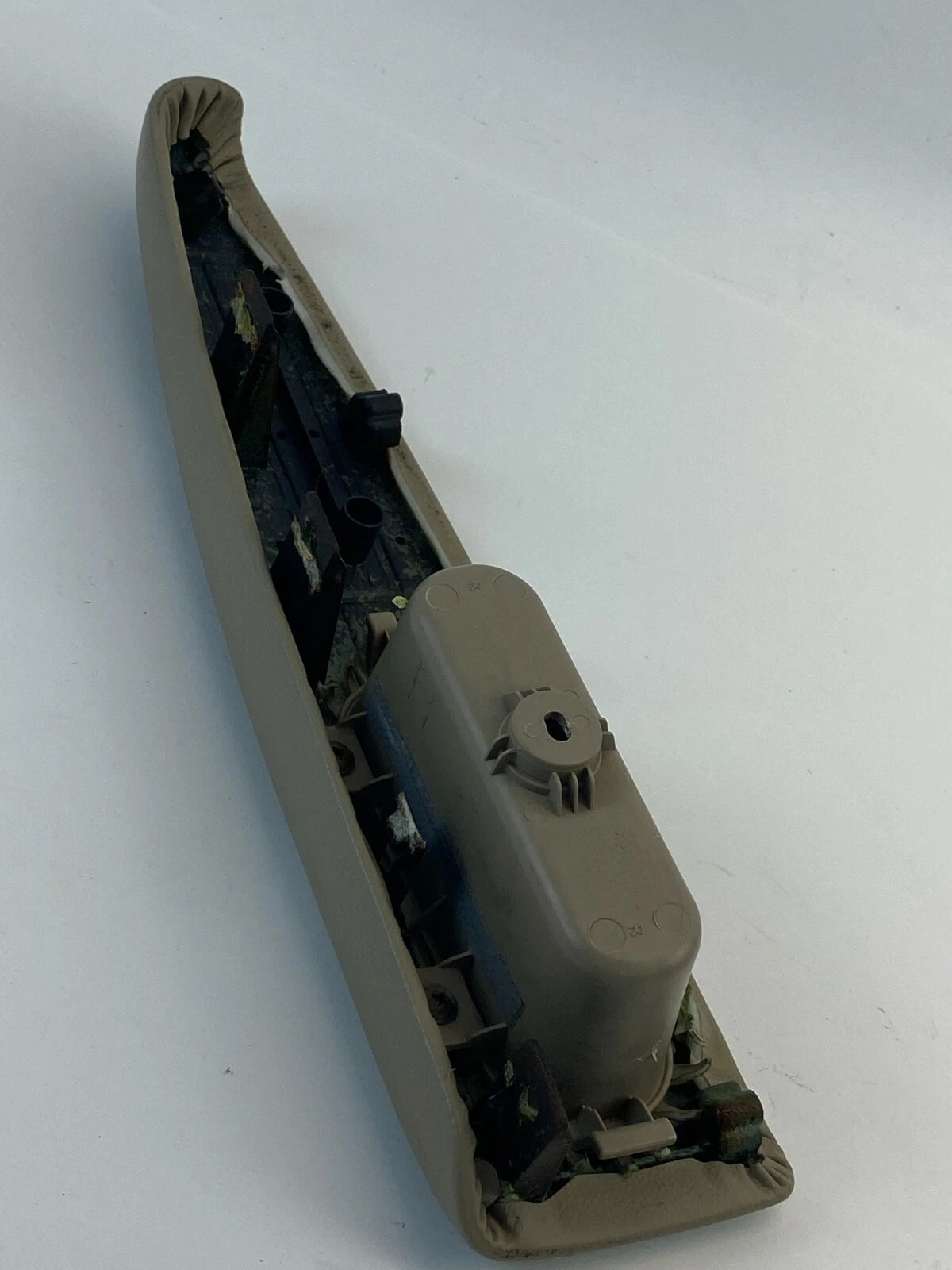 2006-2008 KIA OPTIMA FRONT RIGHT DOOR ARMREST PULL HANDLE 82740-2G000 OEM