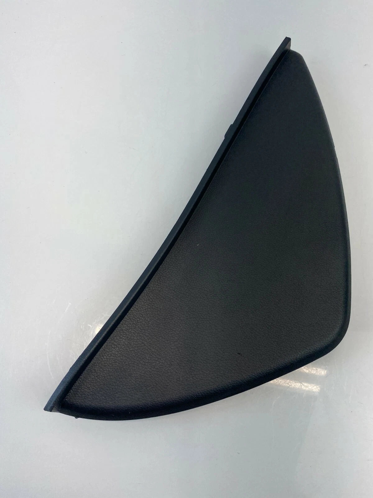 2011-2014 HYUNDAI SONATA DASH FRONT RIGHT SIDE END CAP COVER TRIM 84767-3S010