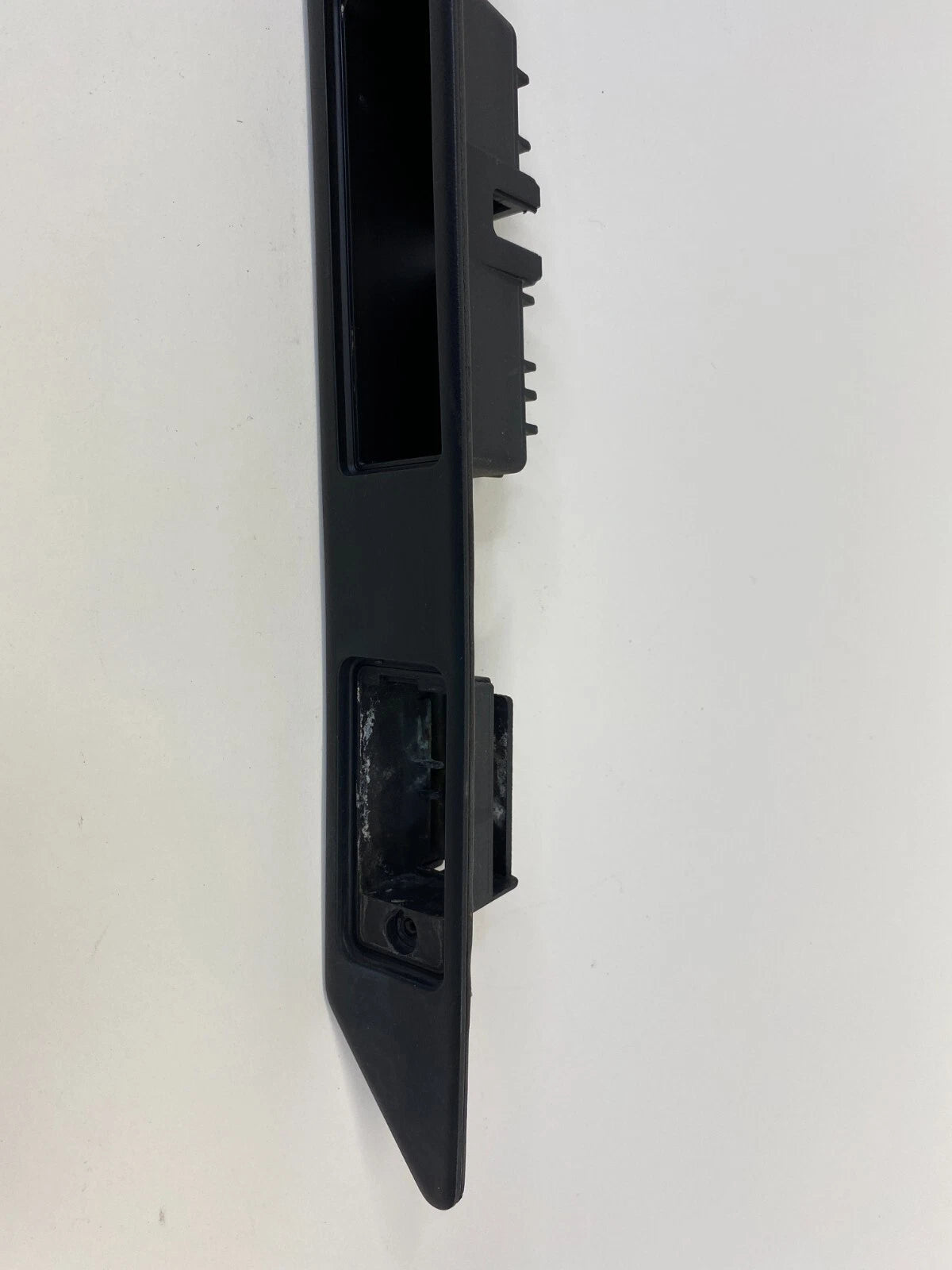 2006-2013 AUDI A3 8P REAR TRUNK LID GRIP HANDLE MOLDING TRIM 8P4-827-574 OEM