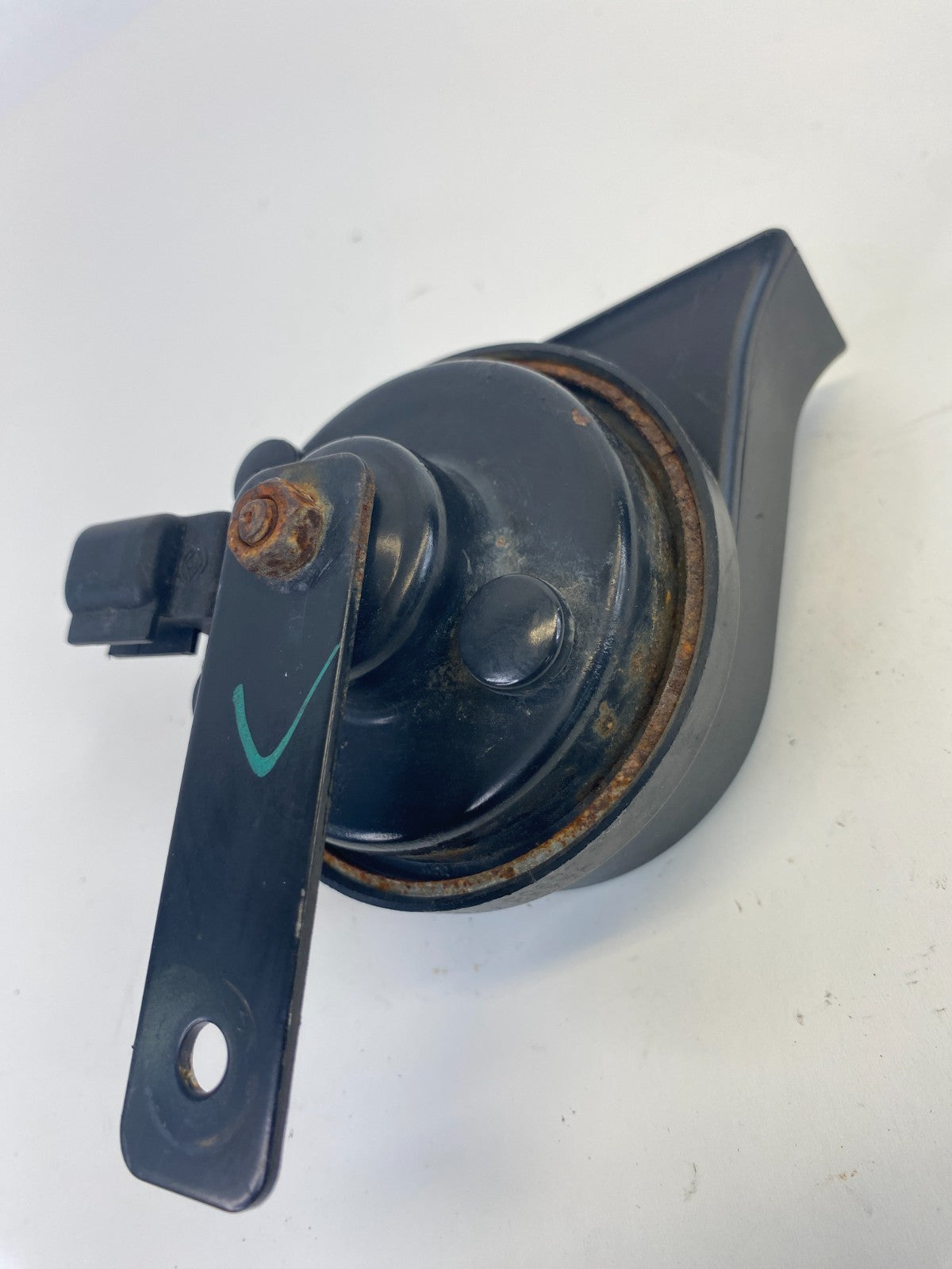 10-17 Chevy Equinox 08-17 Enclave Low Note Horn Pitch Tone Alarm Signal E4000099