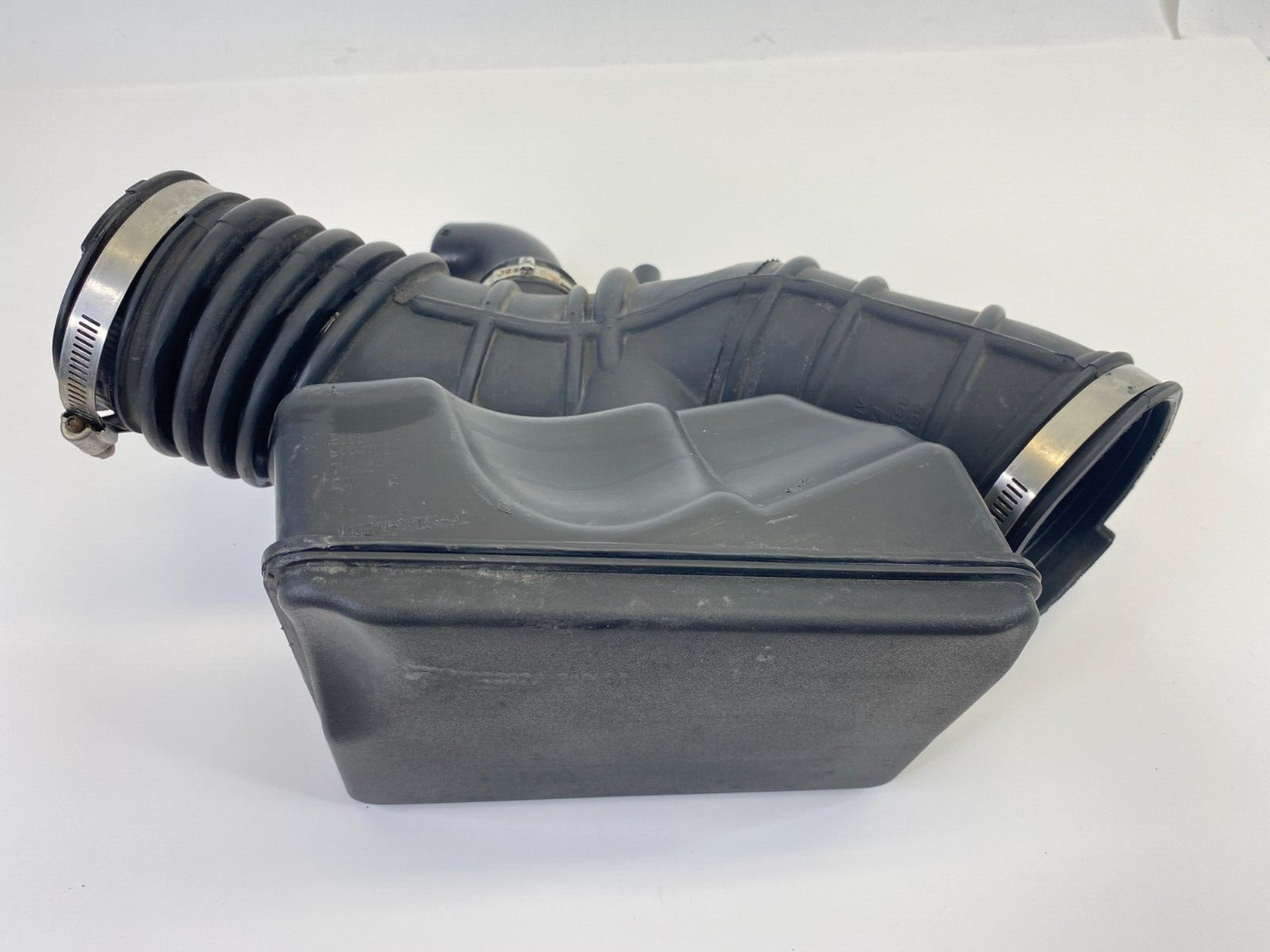 2009-2012 Ford Flex Engine Air Intake Resonator Hose Duct Tube VP8G1U-9F764-AC