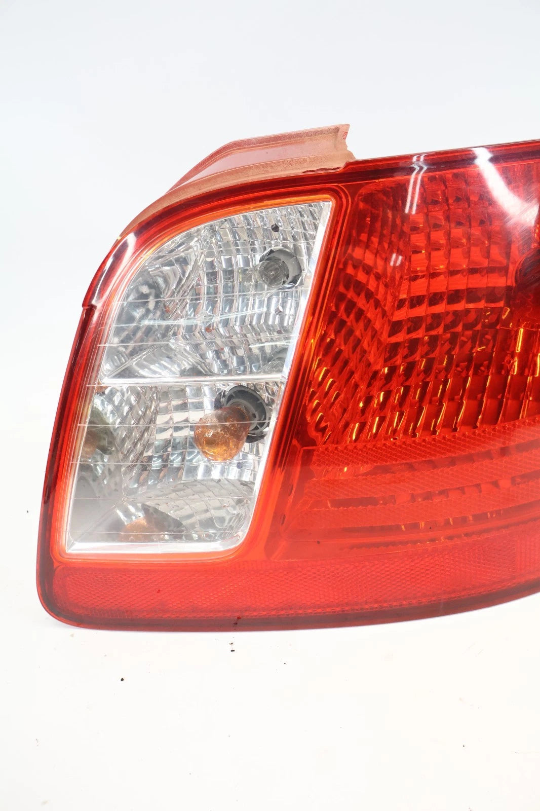 2006-2011 KIA RIO SEDAN RIGHT PASSENGER SIDE TAIL LIGHT TAILLIGHT TAILL LAMP