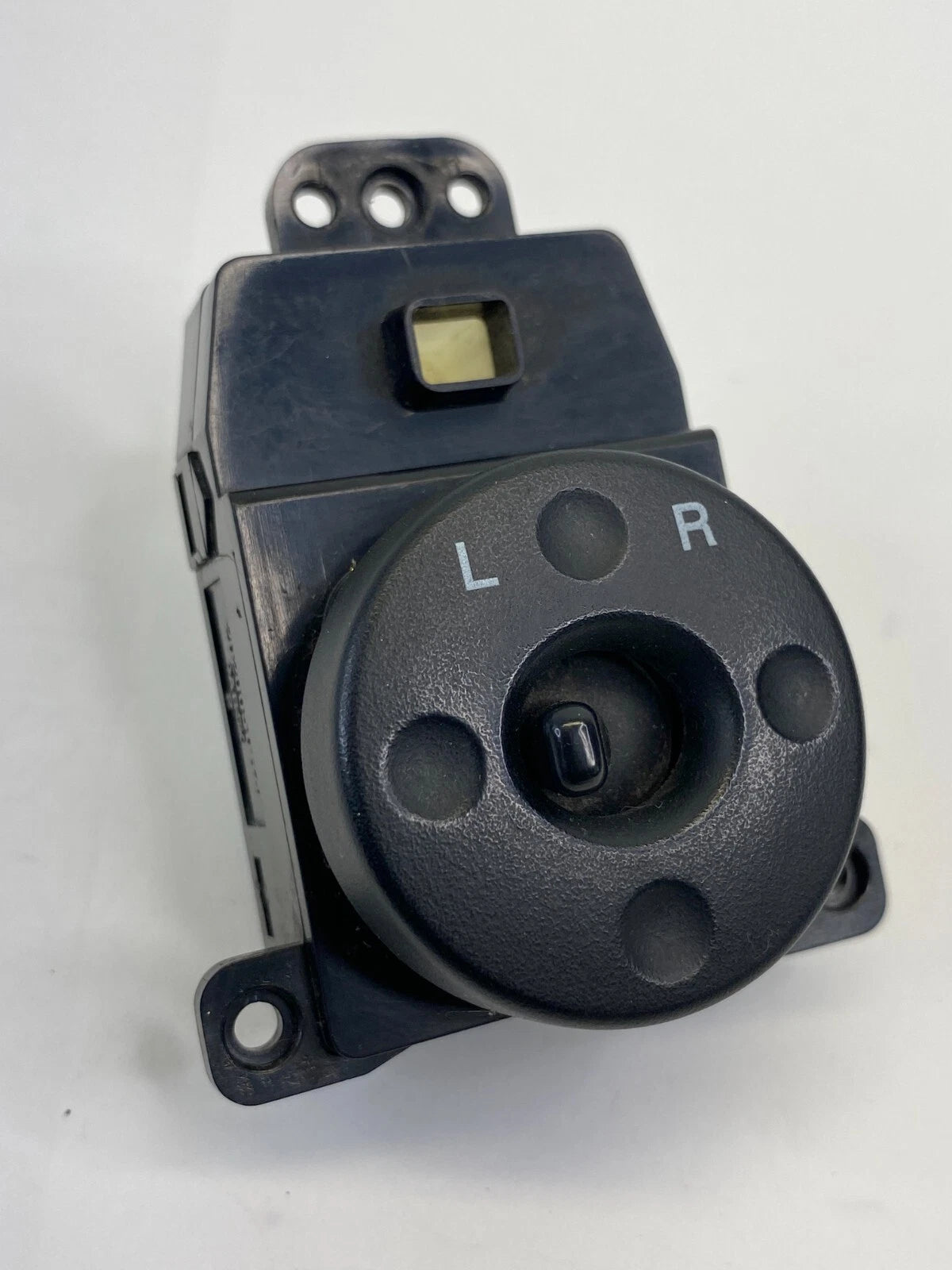 06-08 HYUNDAI ACCENT SEDAN SIDE VIEW DOOR MIRROR CONTROL SWITCH 202005064 OEM