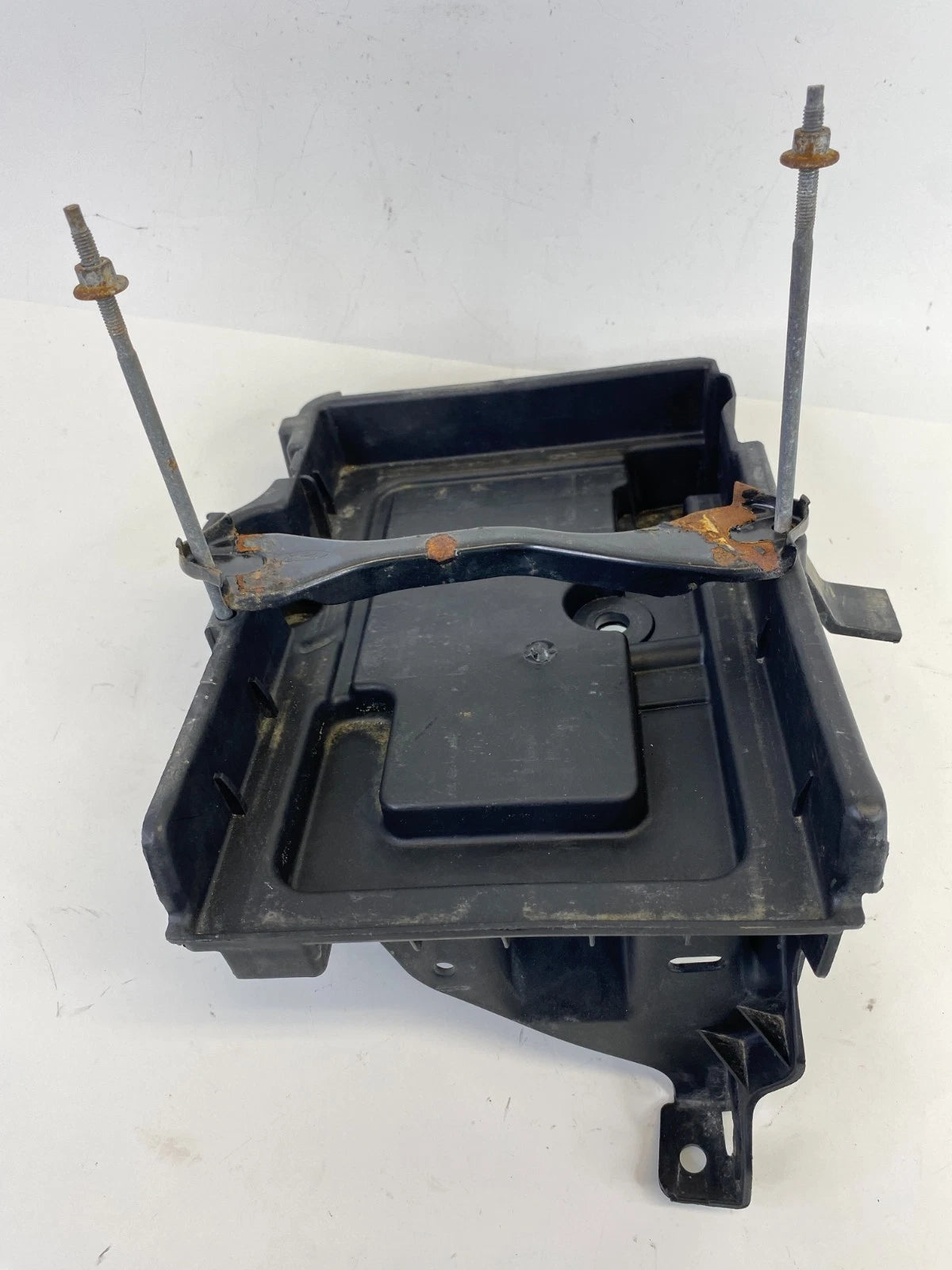 13-19 FORD EXPLORER INTERCEPTOR UTILITY BATTERY HOLDER TRAY AG13-10723-AF OEM