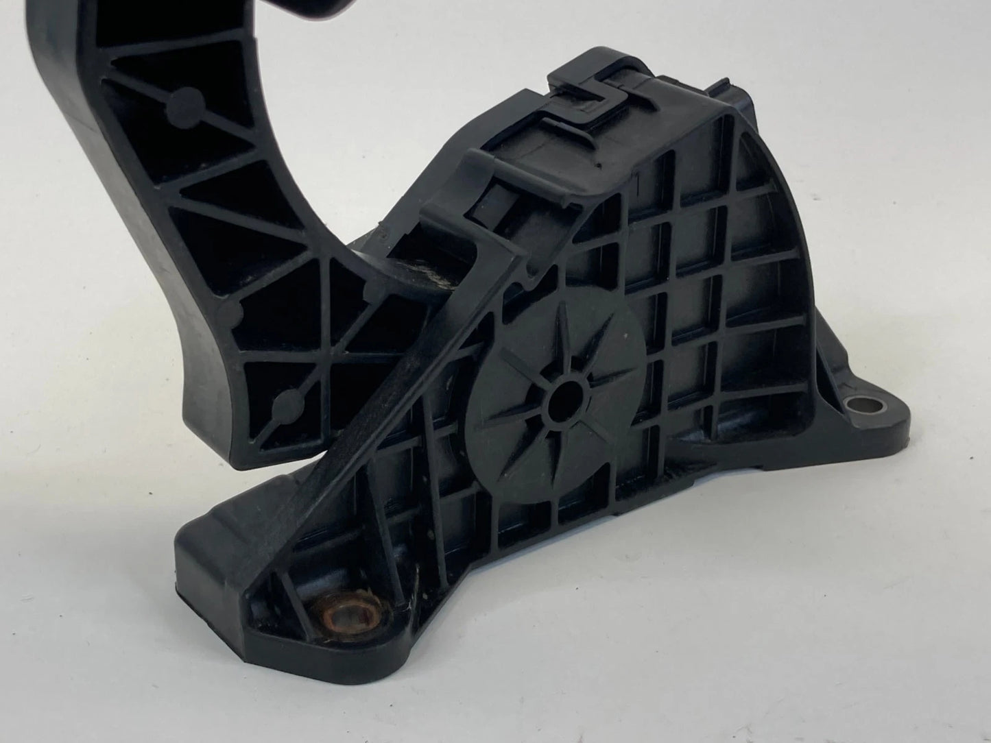 2013-2019 FORD TAURUS ACCELERATOR PEDAL GAS ASSEMBLY D1323C0498 OEM