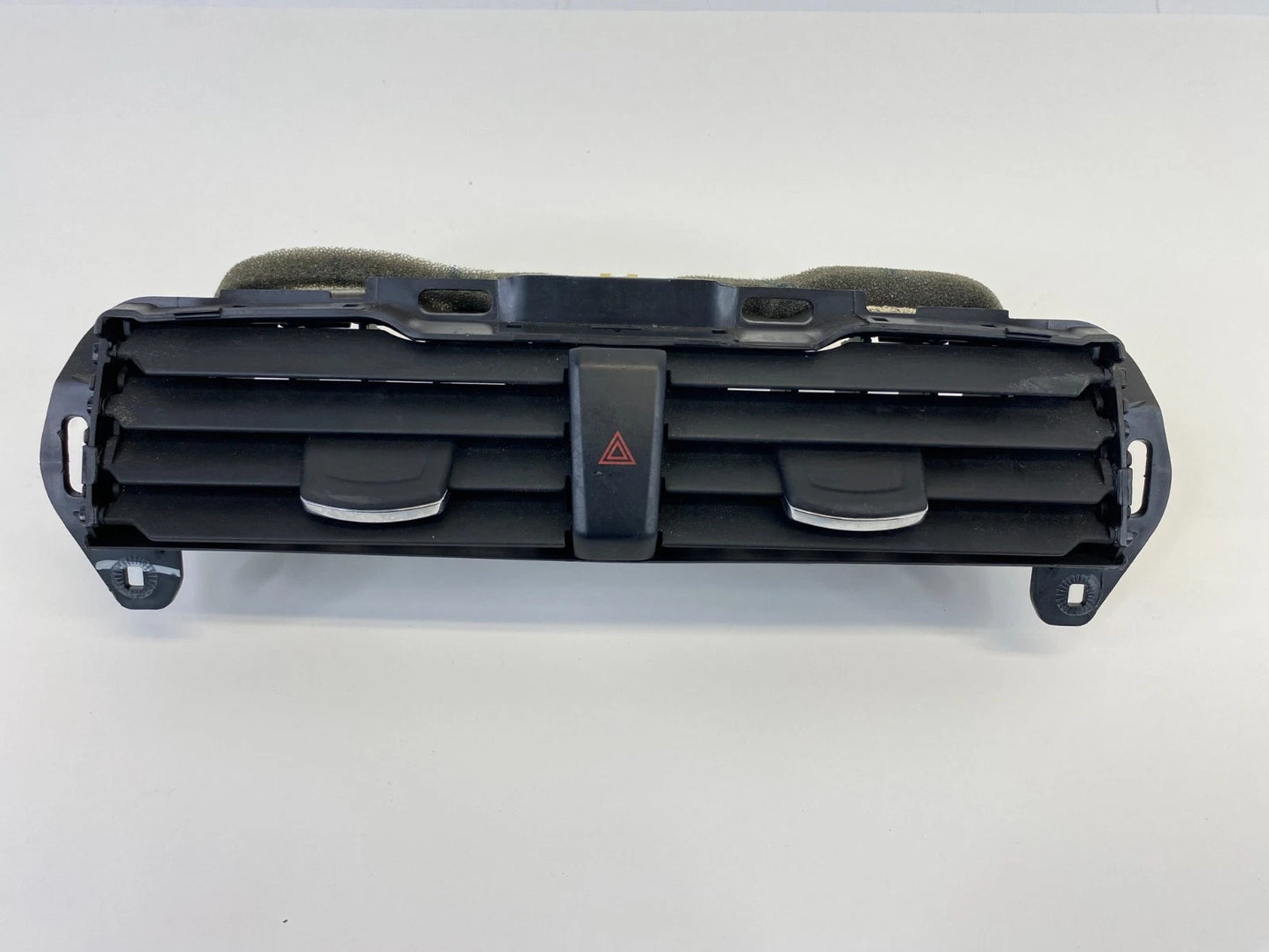 13-20 FORD FUSION CENTER DASH AIR VENT GRILLE W/ HAZARD SWITCH DS73-19K617-A OEM