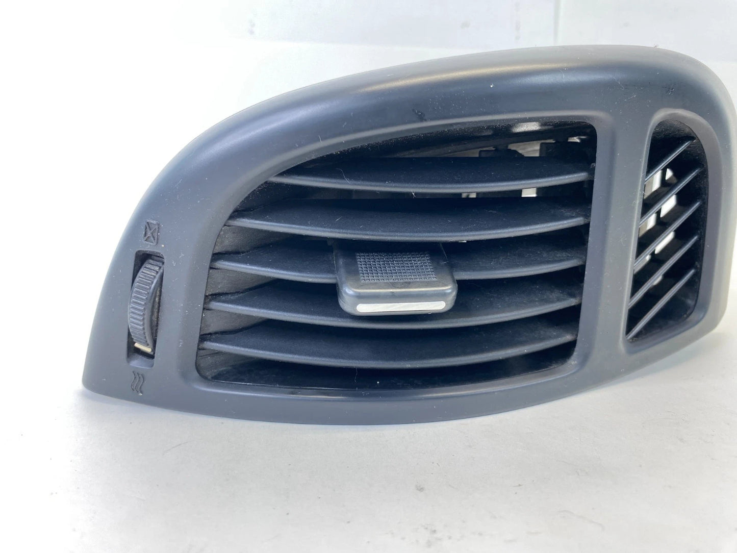 2010-2013 KIA FORTE FRONT LEFT DRIVER SIDE DASH OUTER AIR VENT GRILLE OEM