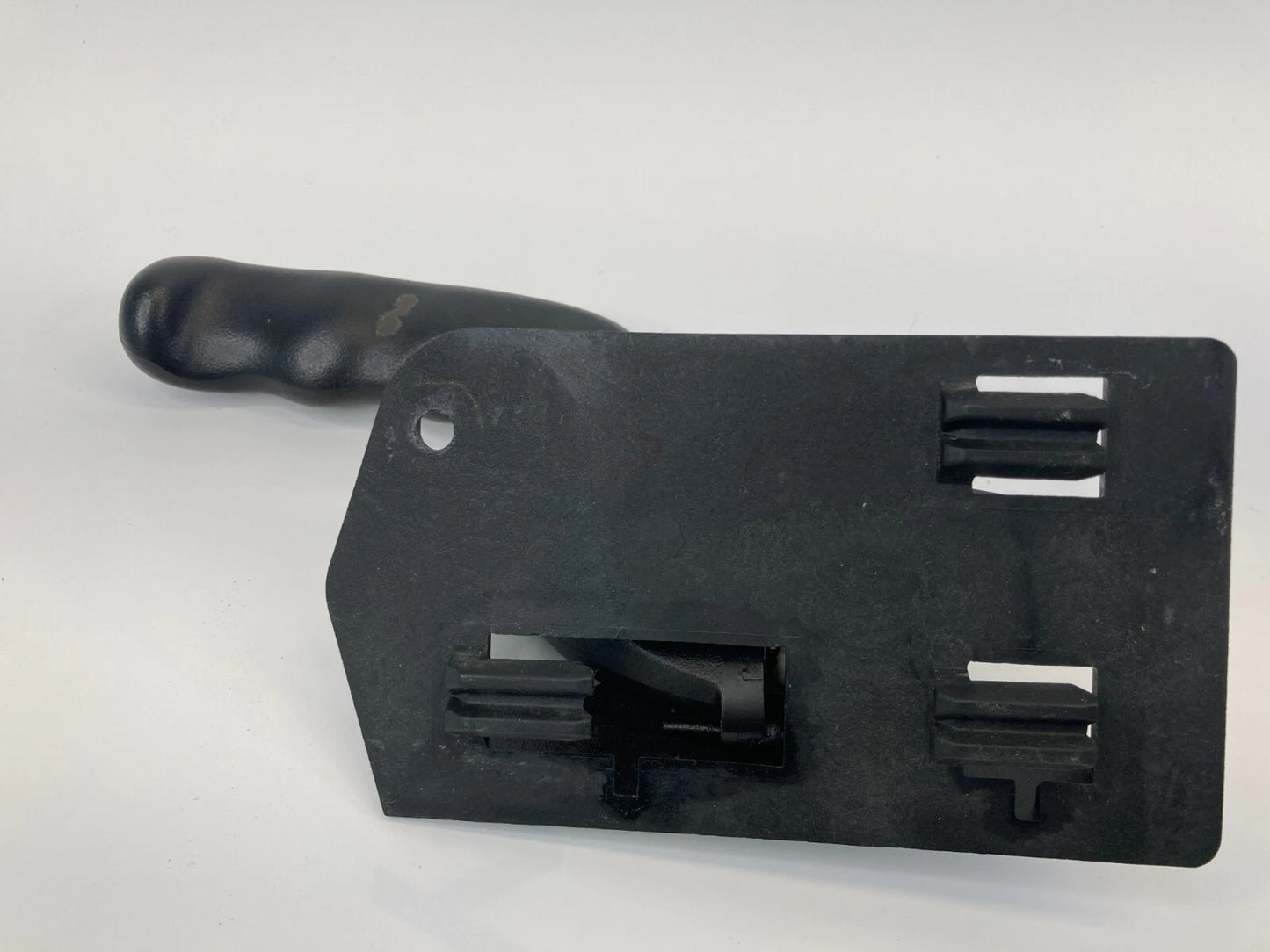 2002-2006 CHEVROLET AVALANCHE 1500 FRONT LEFT SIDE INTERIOR DOOR HANDLE OEM