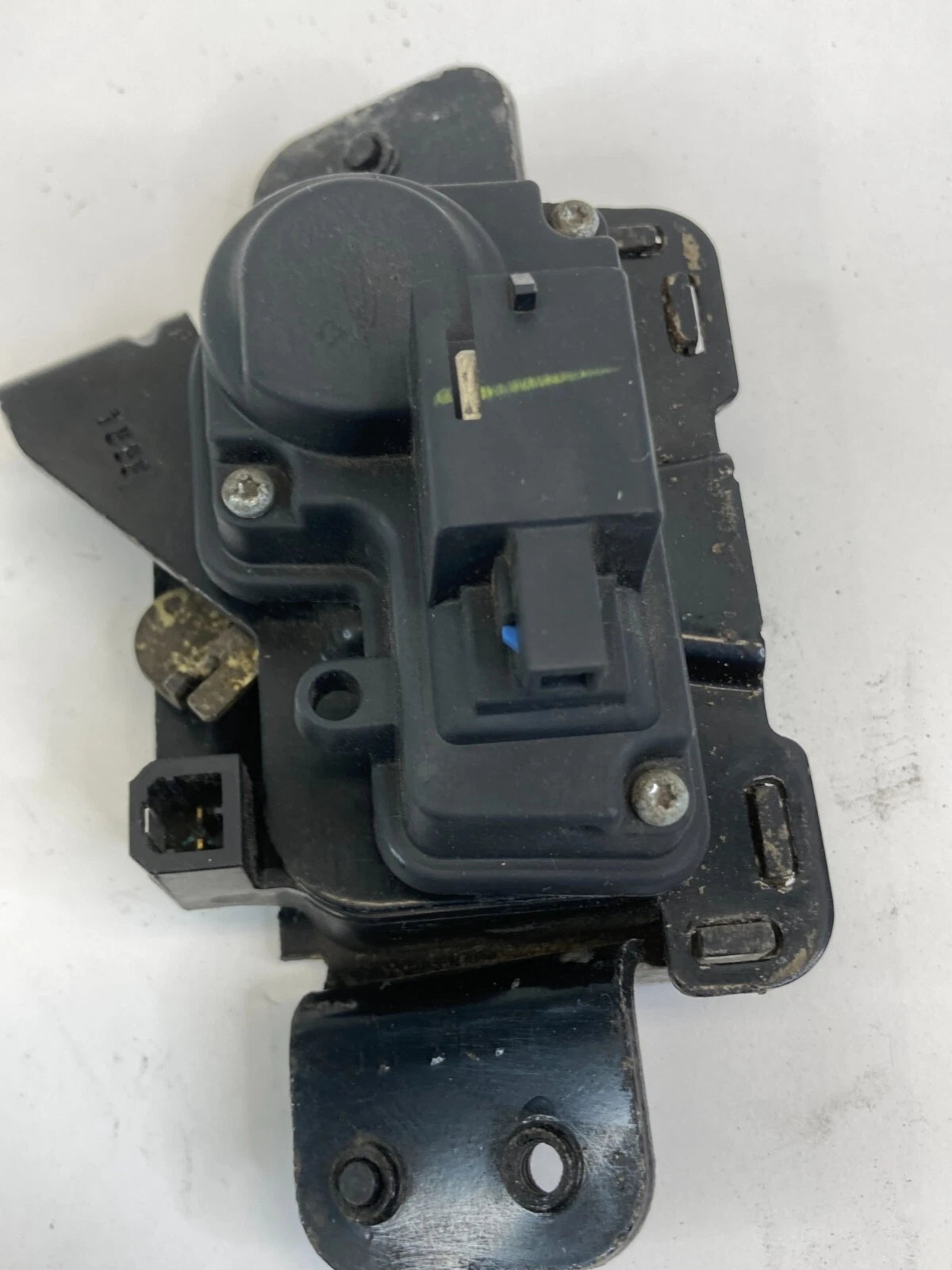 2005 2006 JEEP GRAND CHEROKEE REAR TRUNK LID LIFTGATE LOCK LATCH ACTUATOR OEM