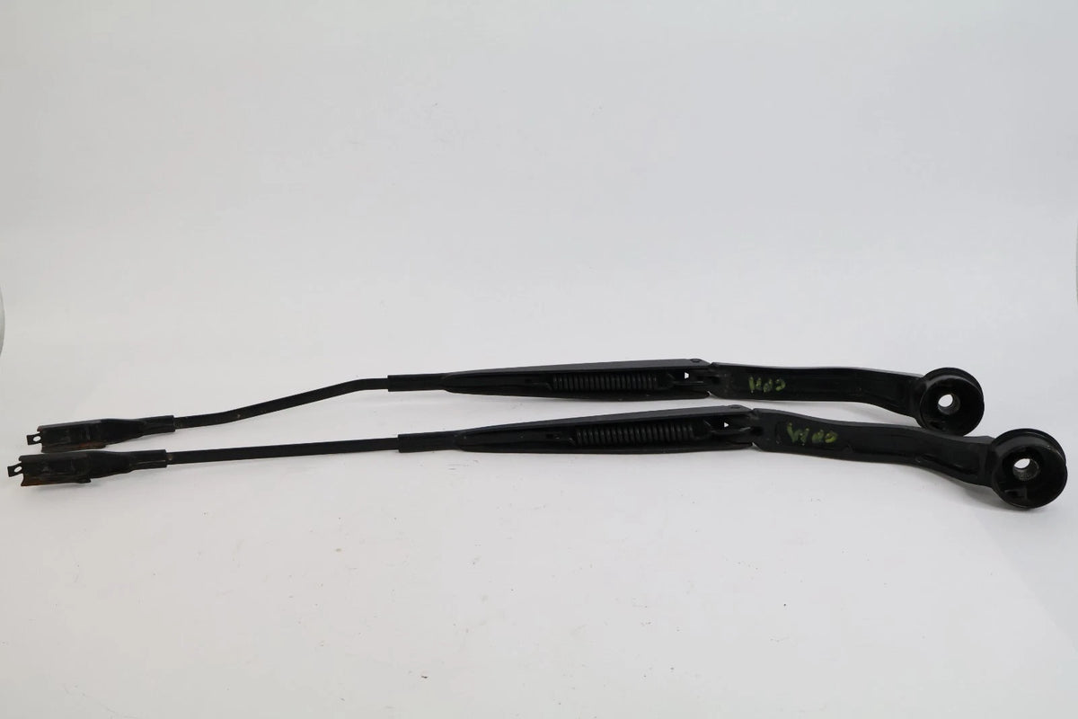 2013-2019 FORD ESCAPE FRONT LEFT & RIGHT WINDSHIELD WIPER ARM SET OEM