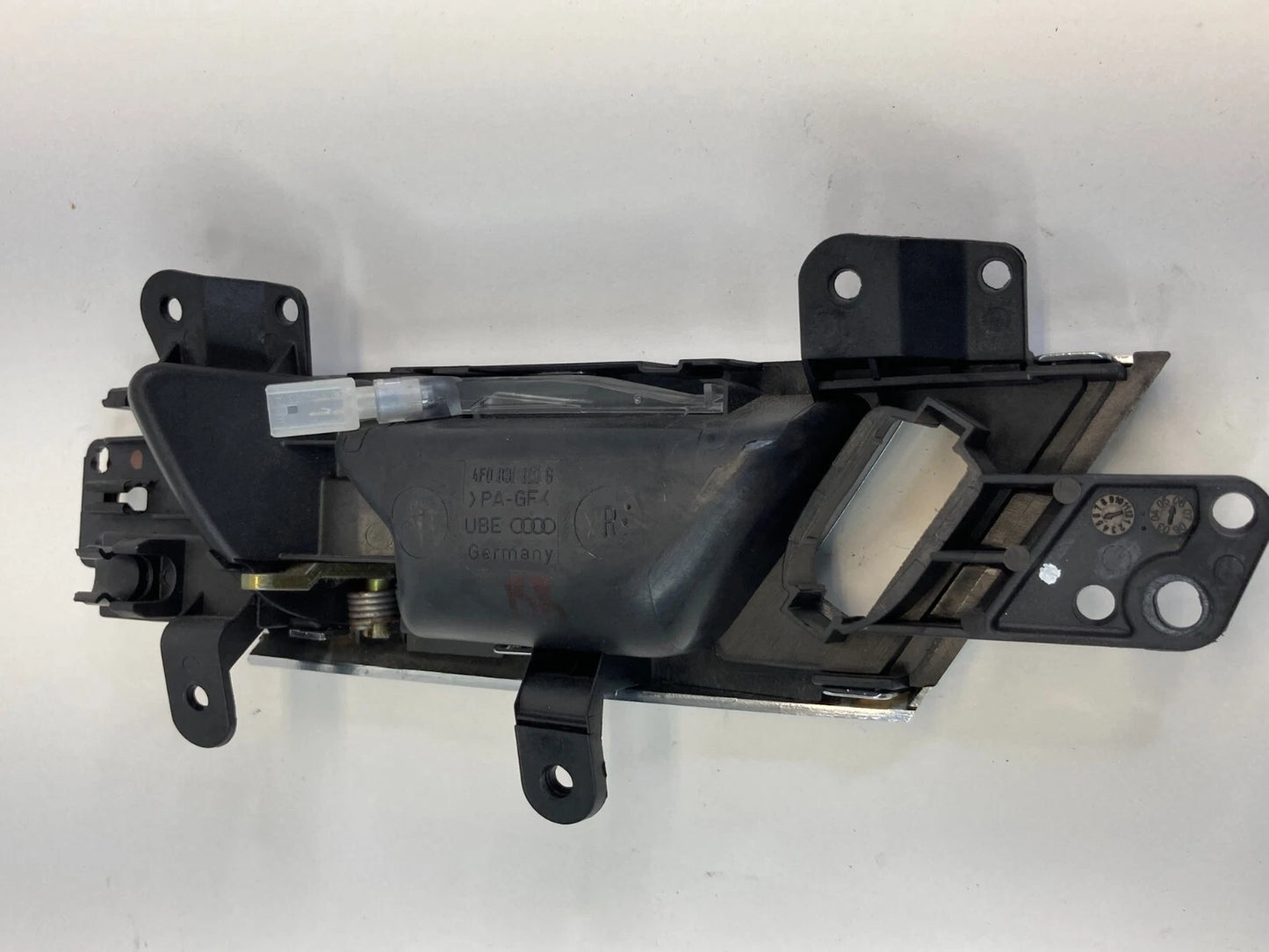2005-2011 AUDI A6 REAR RIGHT SIDE INTERIOR DOOR HANDLE W/ BEZEL 4F0-839-020 OEM