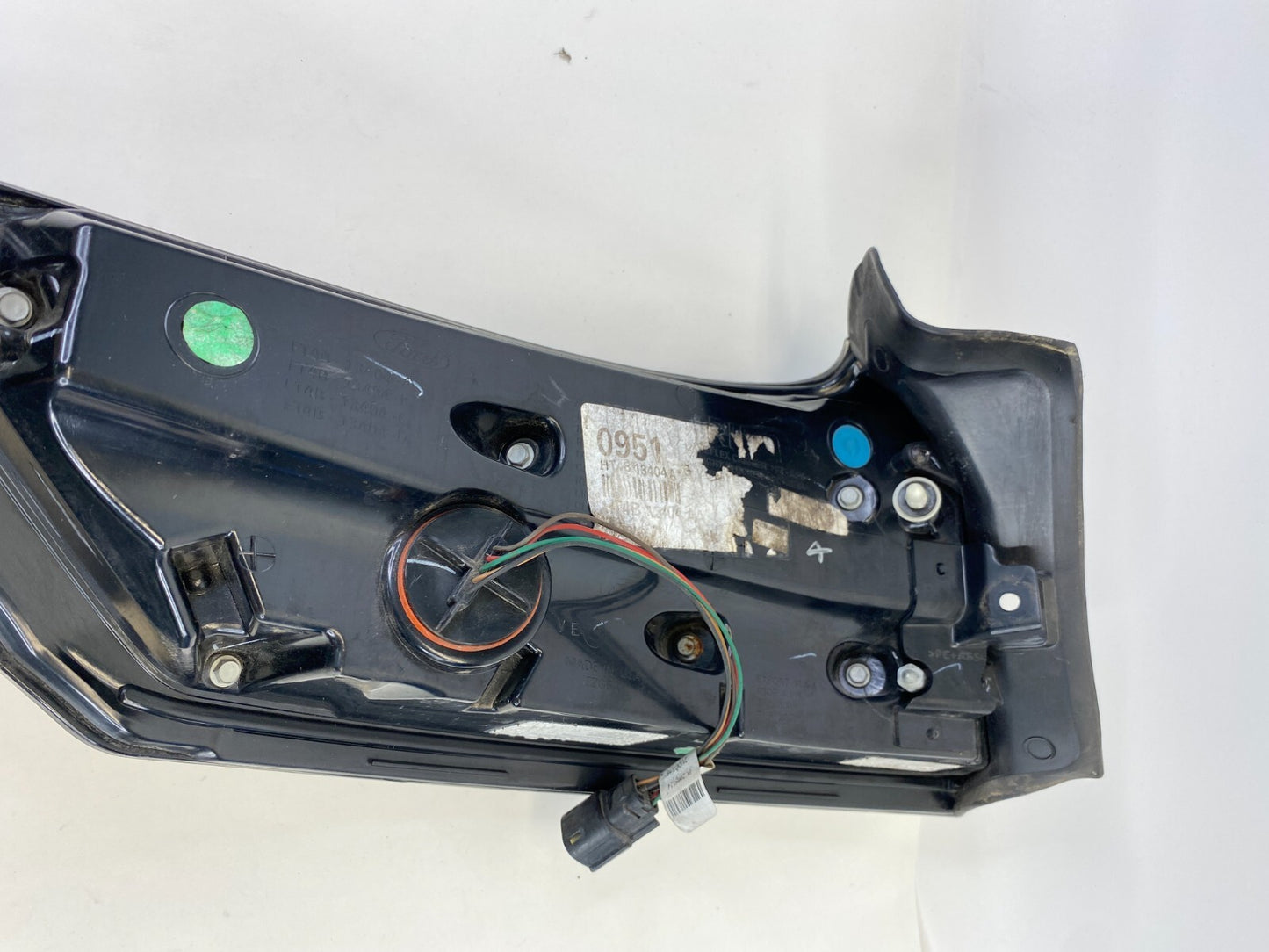 2015-2018 Ford Edge Rear Outer Quarter Panel Right Taillight Tail Light Lamp