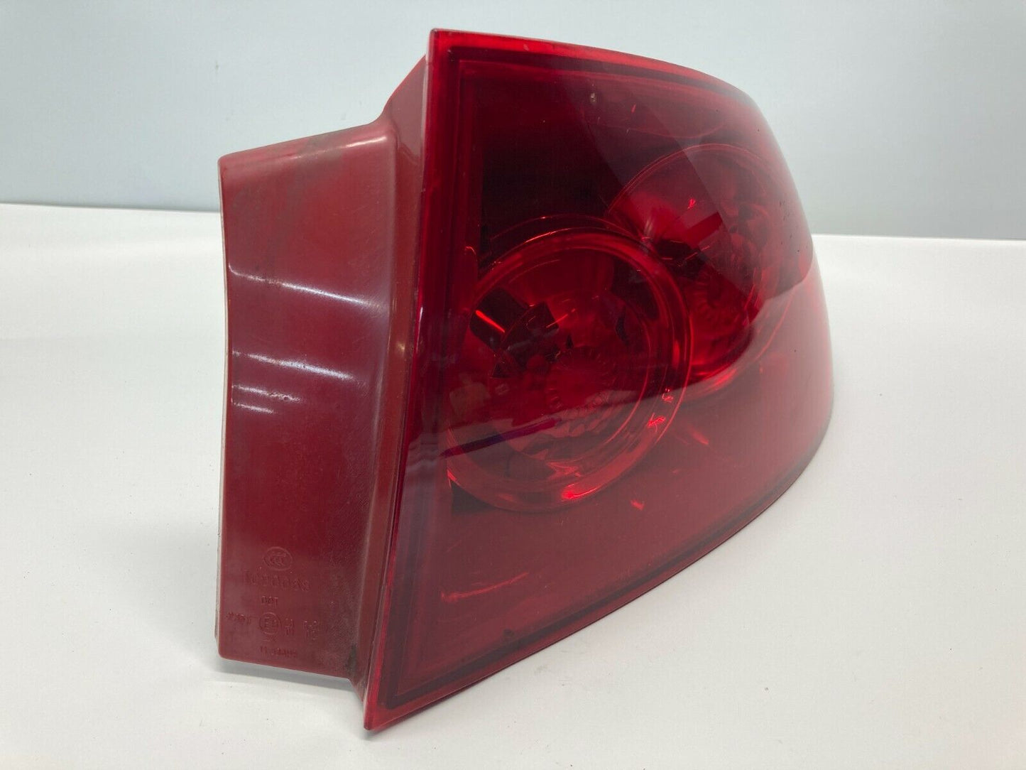 04-06 Mazda 3 Sedan Rear Passenger Side Tail Light Outer Taillight Lamp 11534900