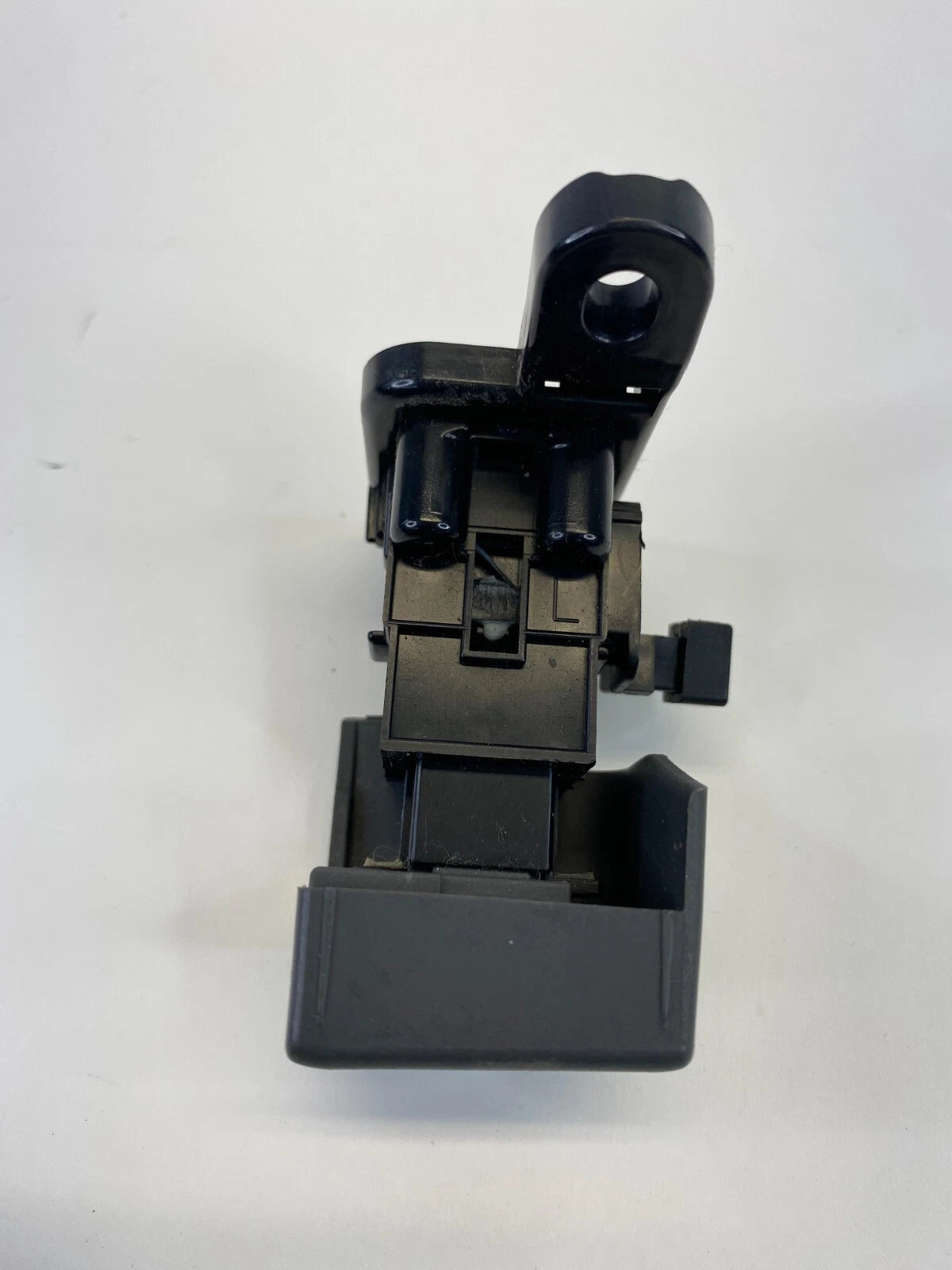 2010-2015 TOYOTA PRIUS GLOVE BOX COMPARTMENT LATCH LOCK RELEASE BUTTON OEM