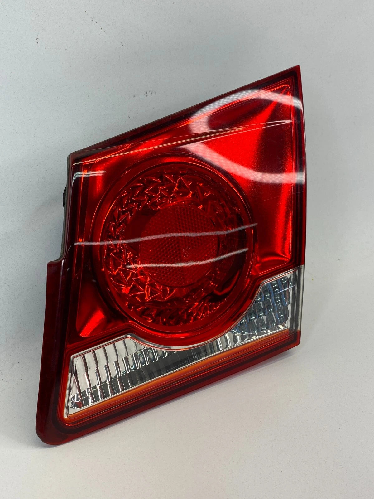 2011-2016 CHEVROLET CRUZE REAR RIGHT PASSENGER SIDE TAIL LIGHT TRUNK TAILLIGHT