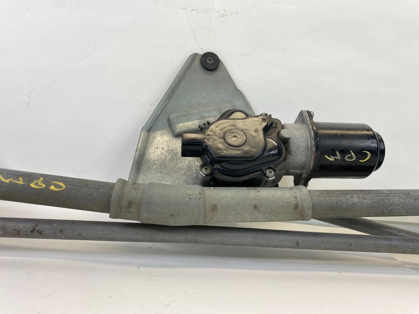 2003-2008 HONDA PILOT FRONT WINDSHIELD WIPER MOTOR ASSY W/ LINKAGE OEM