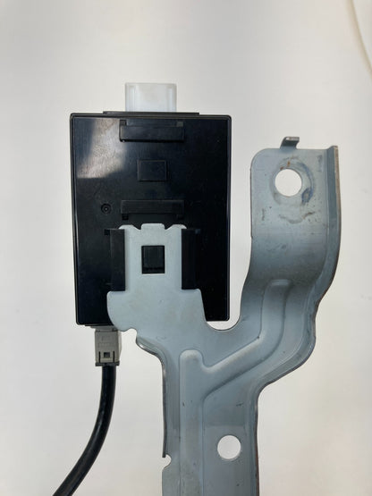 2013-2018 Hyundai Santa Fe Sport Keyless Entry Locking Receiver Control Module