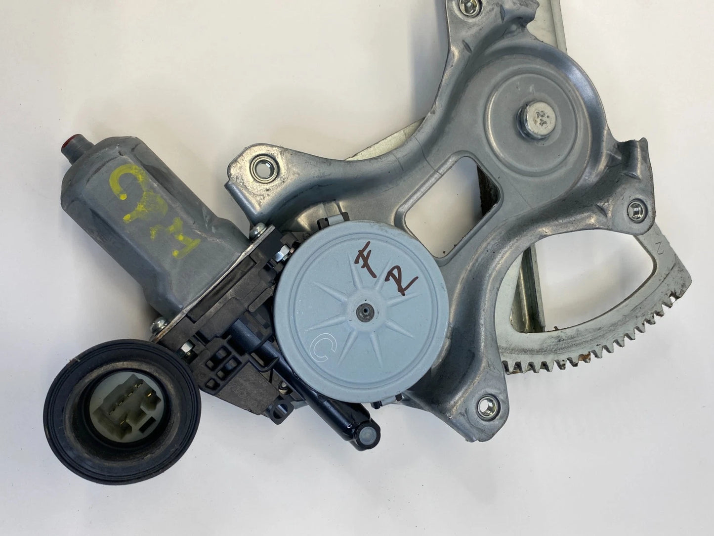 07-12 TOYOTA YARIS HATCHBACK FRONT RIGHT DOOR POWER WINDOW MOTOR W/ REGULATOR
