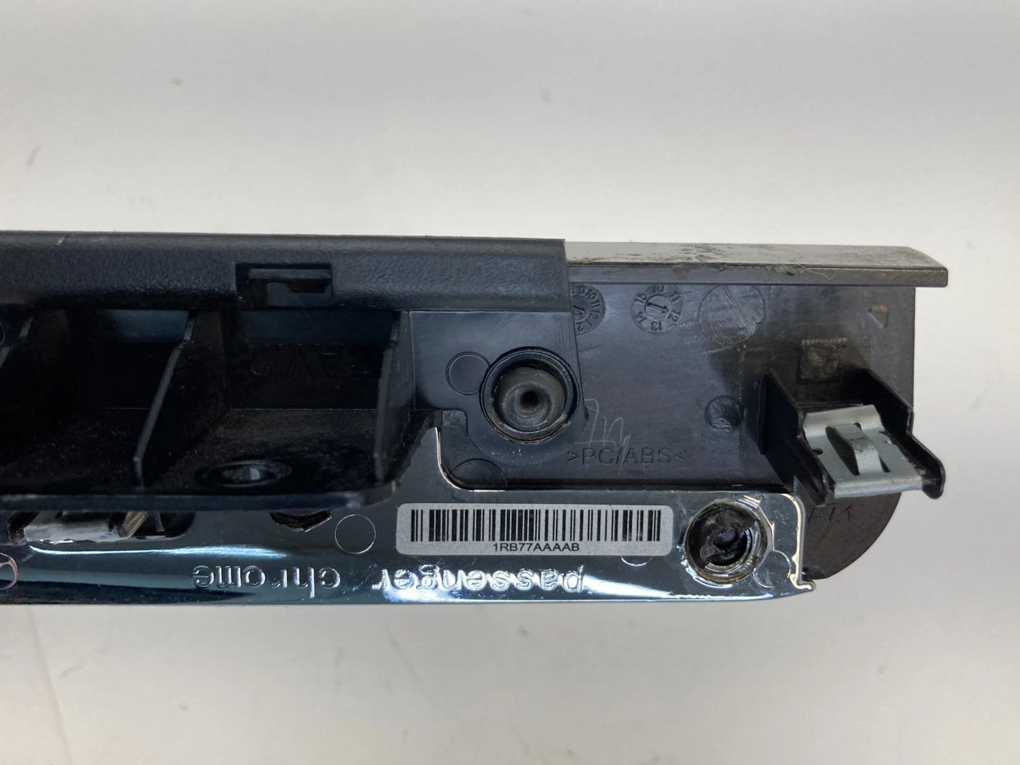 2012-2016 CHRYSLER TOWN & COUNTRY FRONT RIGHT DASH MOLDING BEZEL TRIM L0201312AA