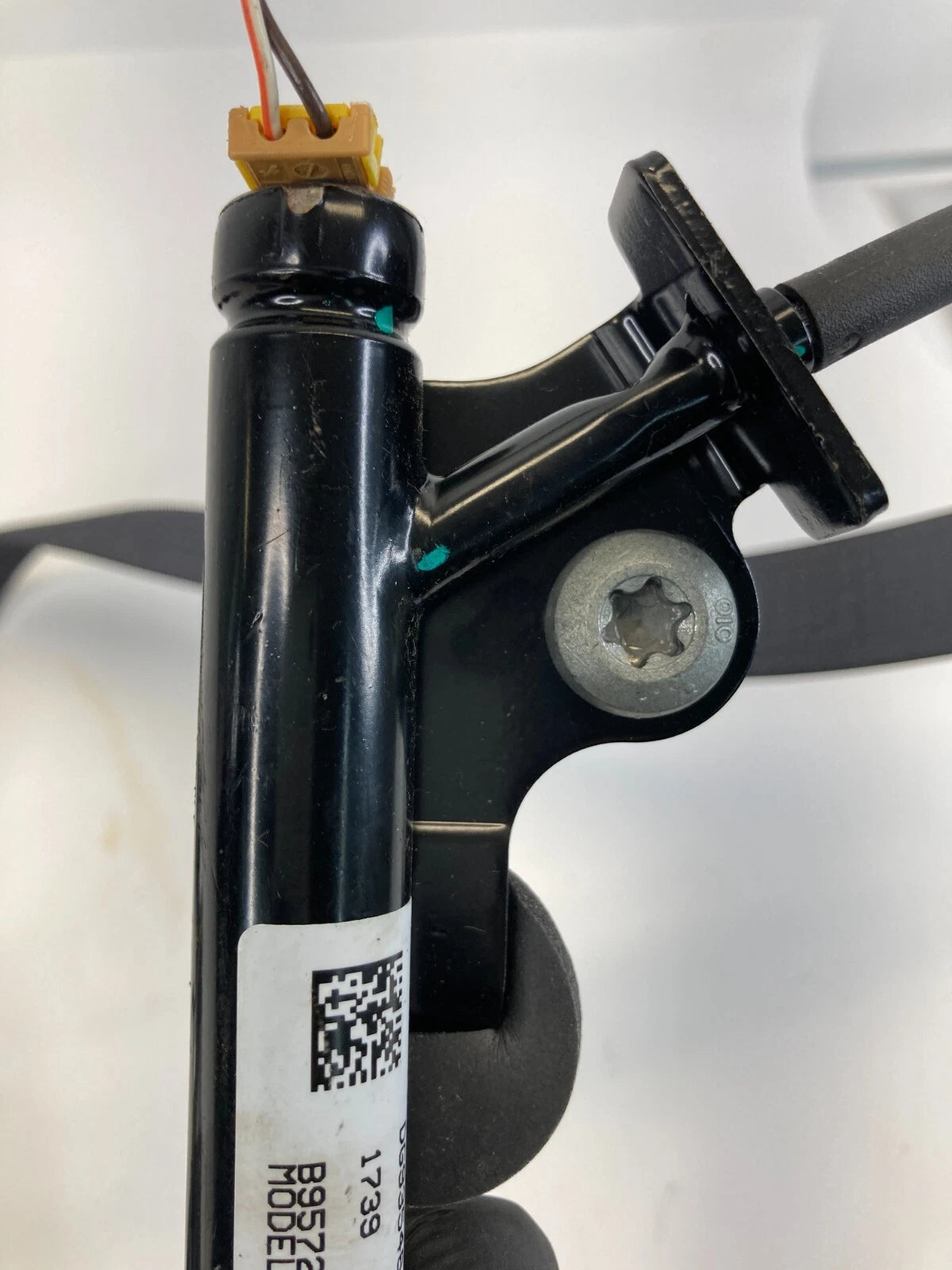 2013-2016 FORD FUSION FRONT RIGHT SEAT BELT RETRACTOR PRETENSIONER DG93-54612D64