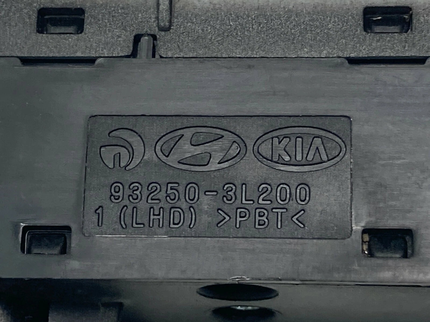 2006-2008 HYUNDAI AZERA FRONT LEFT SIDE SEAT CONTROL MEMORY SWITCH 93250-3L200