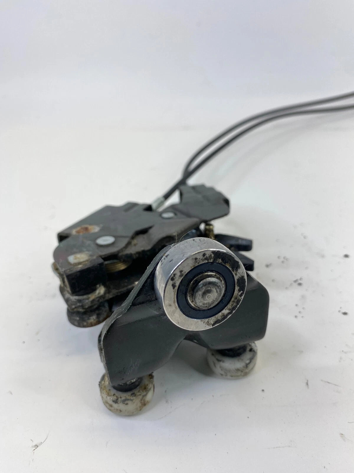 05 06 07 08 09 10 HONDA ODYSSEY REAR LEFT SIDE SLIDING DOOR LOWER ROLLER OEM