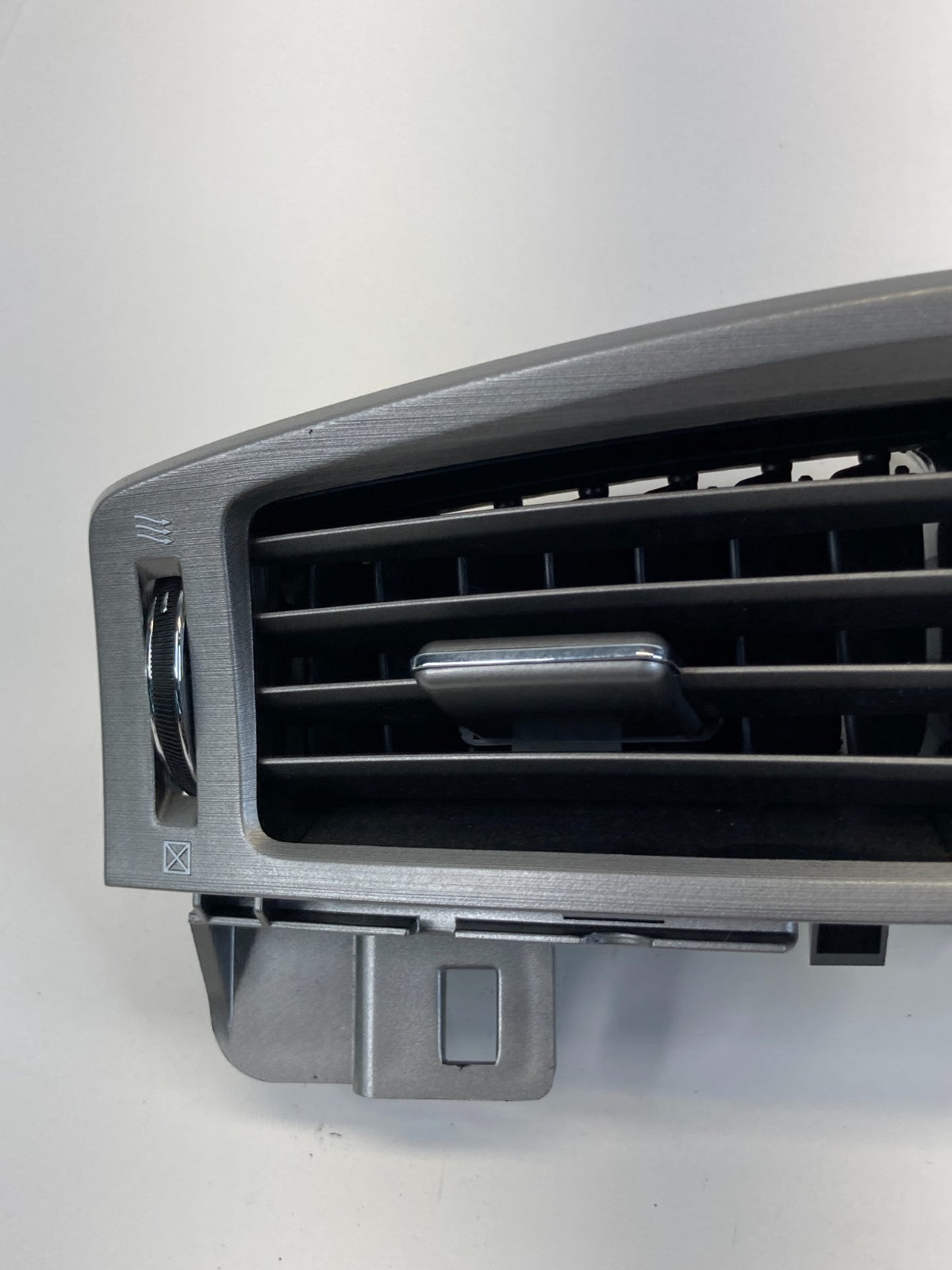 2011 2012 Toyota Avalon Dash Center Heat A/C Air Vent w/Clock Hazard Switch OEM