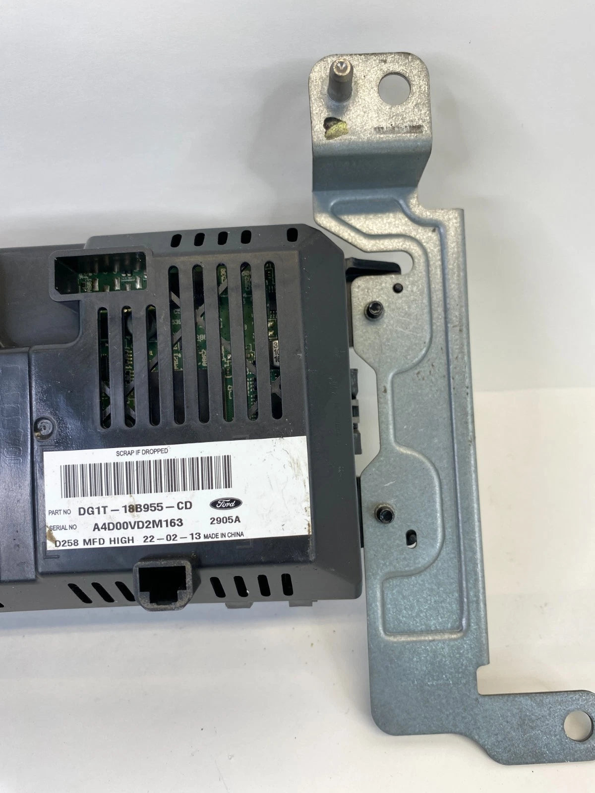 2015-2019 FORD TAURUS POLICE SDN RADIO INFORMATION SCREEN DISPLAY DG1T-18B955-CD