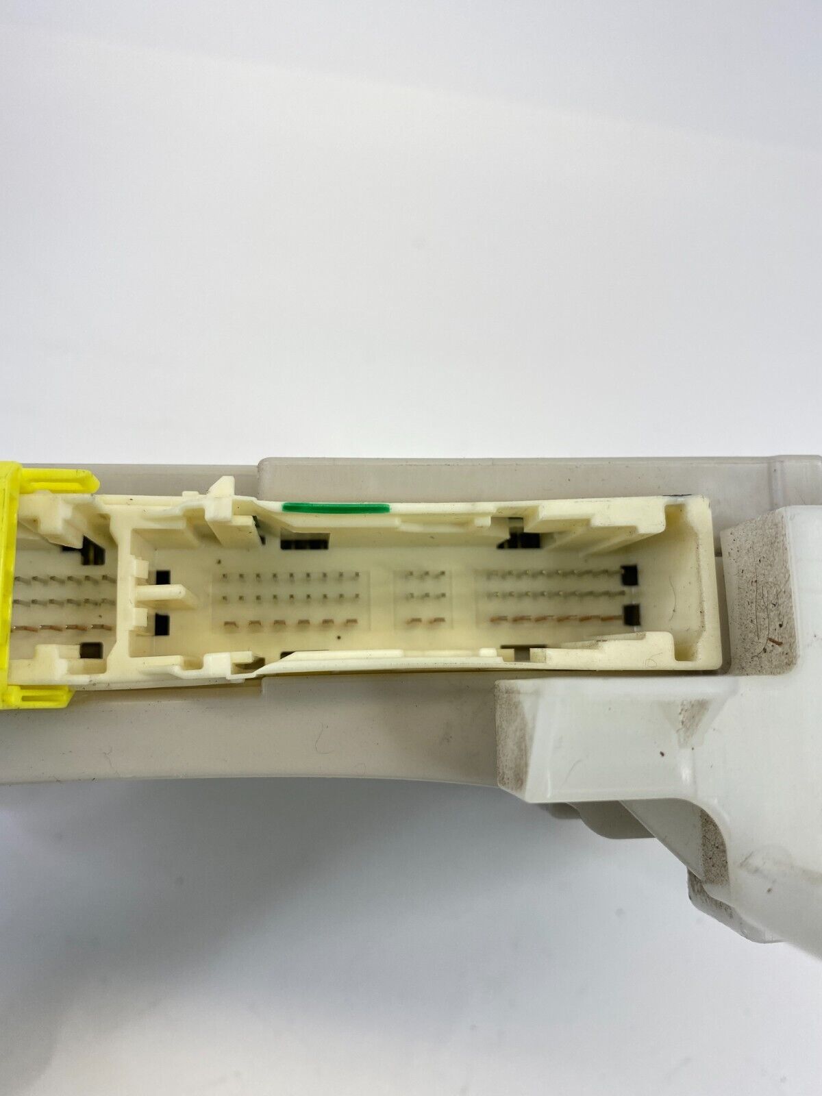 2010 10 Toyota Prius 1.8L Interior Dash Fuse Relay Junction Block Box 8273047450