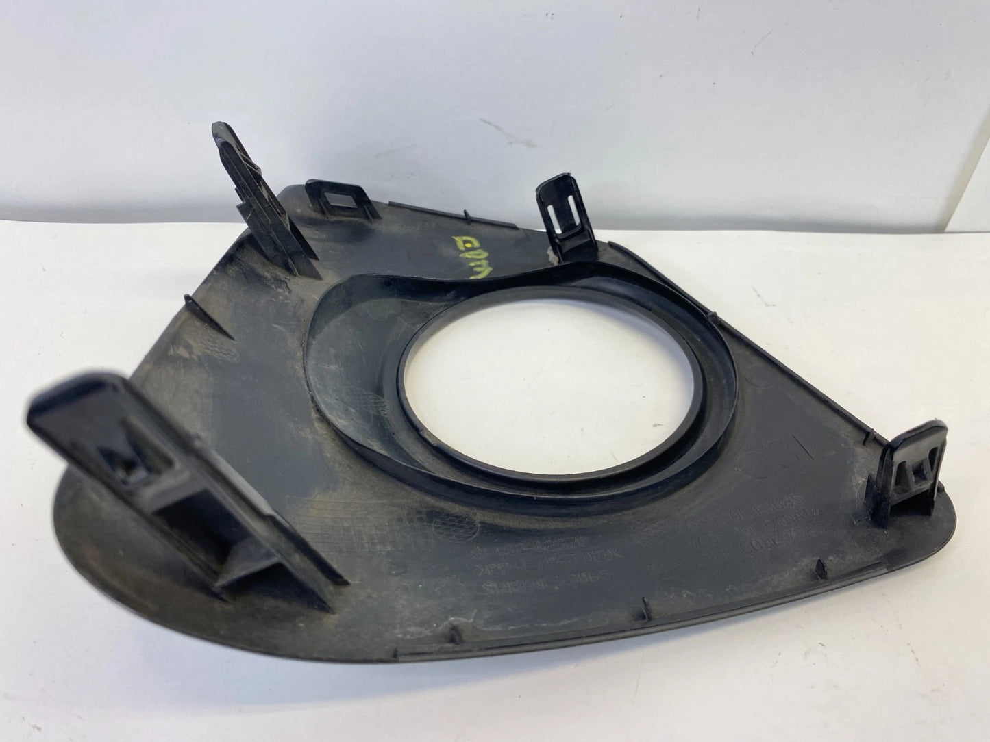 2014-2016 TOYOTA COROLLA FRONT LEFT FOG LIGHT LAMP COVER TRIM BEZEL 81482-02370