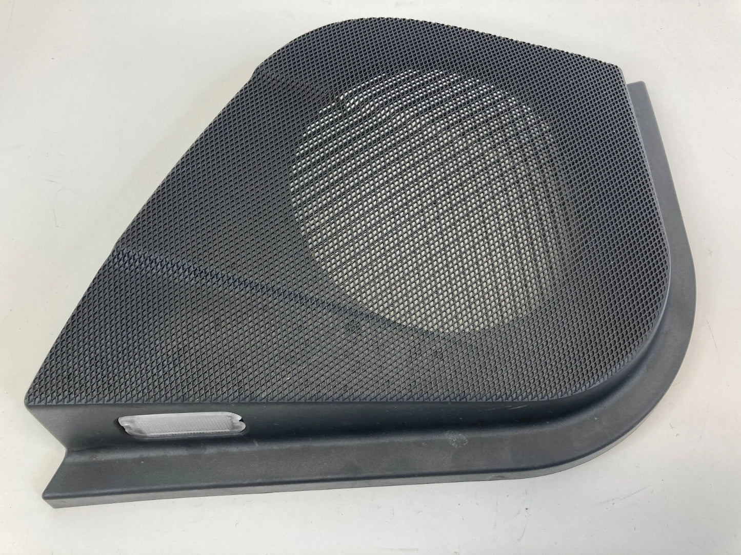 03-09 MERCEDES-BENZ E350 FRONT LEFT SIDE DOOR SPEAKER GRILLE COVER A2117200148