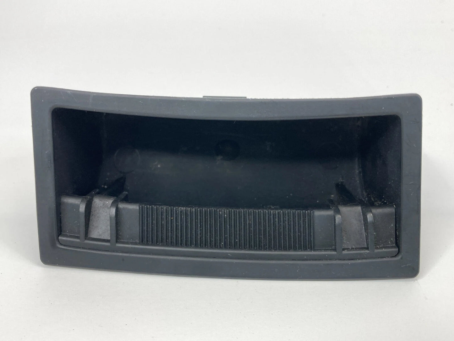 2003-2006 KIA SORENTO CENTER DASH ASHTRAY ASH TRAY TRIM PANEL 84550-3E000 OEM