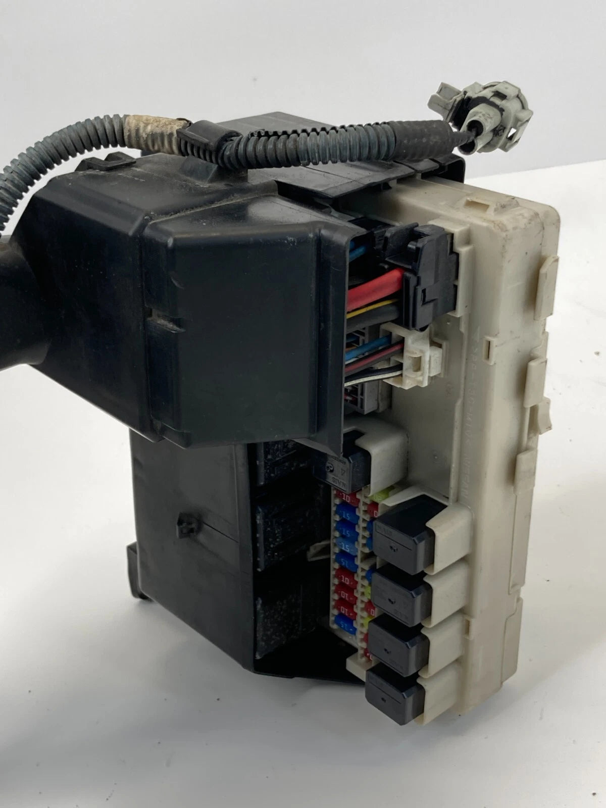 06-08 KIA OPTIMA 2.4L 16V UNDER HOOD FUSE RELAY BOX JUNCTION UNIT 284B9-7Y000