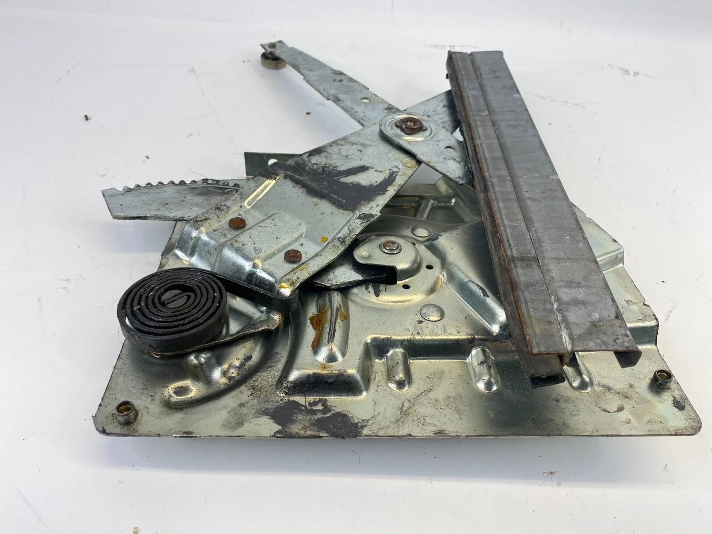 2001-2004 CHEVY S10 GMC SONOMA CREW CAB REAR LEFT WINDOW REGULATOR W/ MOTOR OEM