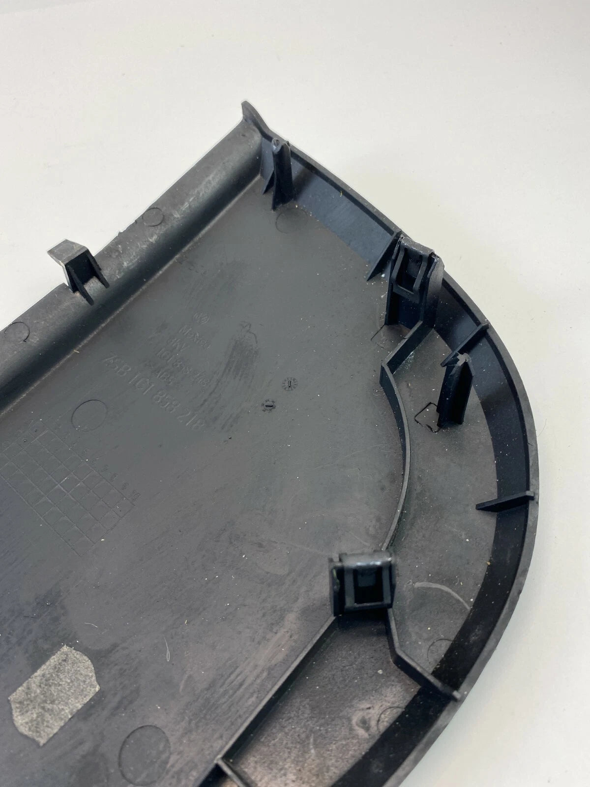 98-10 VW BEETLE DASH INSTRUMENT PANEL RIGHT SIDE END CAP COVER TRIM 1C1-858-248
