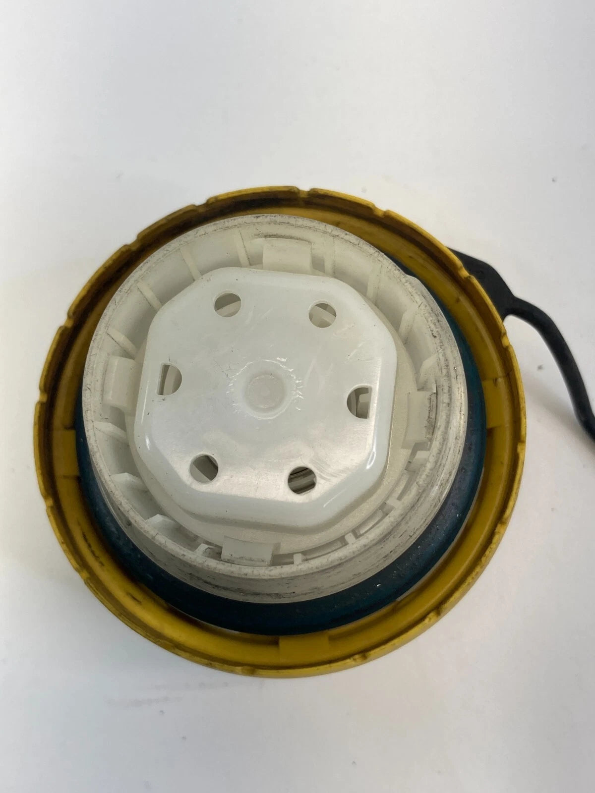 2011 2012 2013 BUICK REGAL 2.4L FUEL FILLER TANK GAS LID COVER CAP OEM
